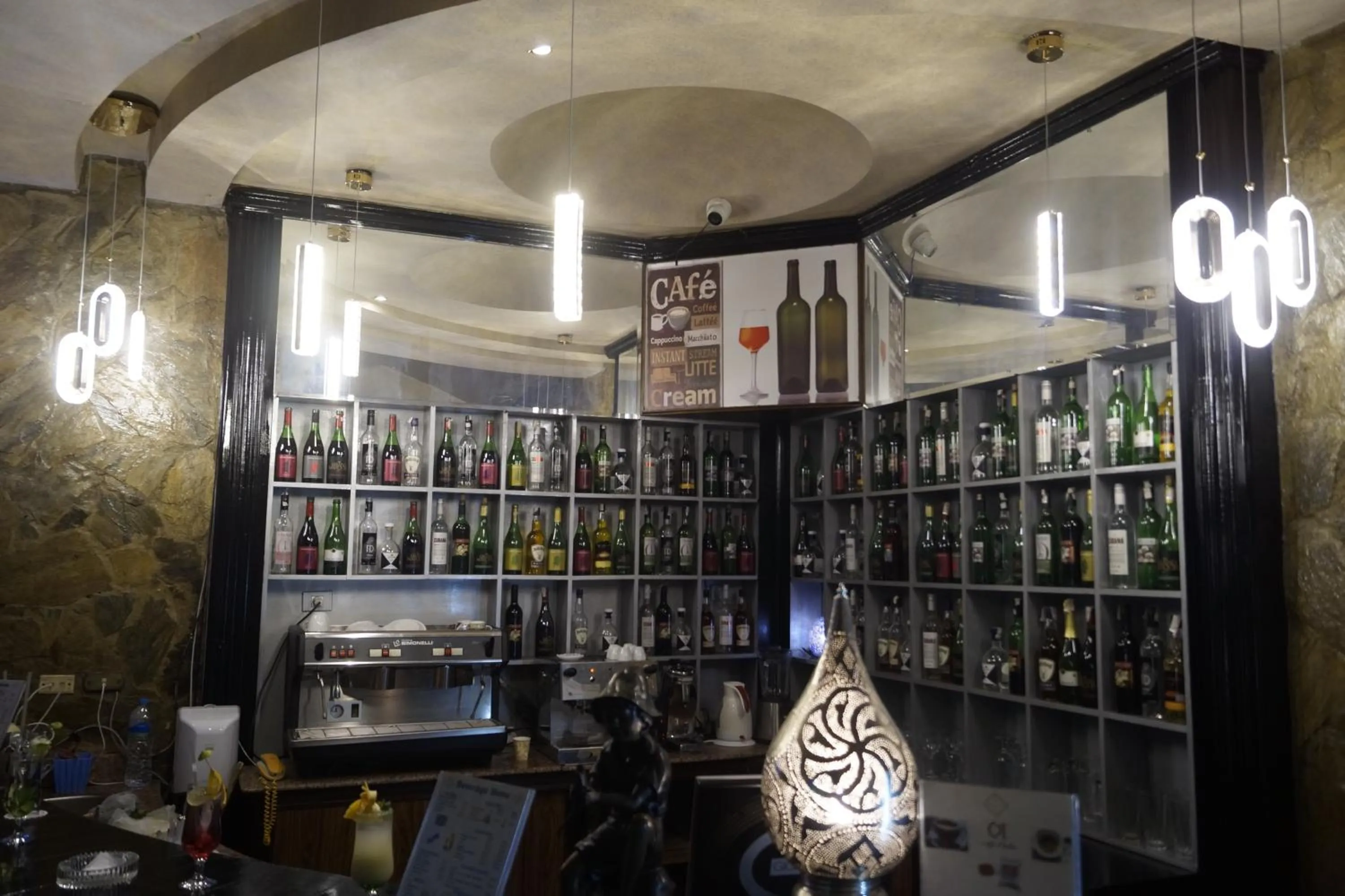 Lounge or bar in Oriental Rivoli Hotel & Spa