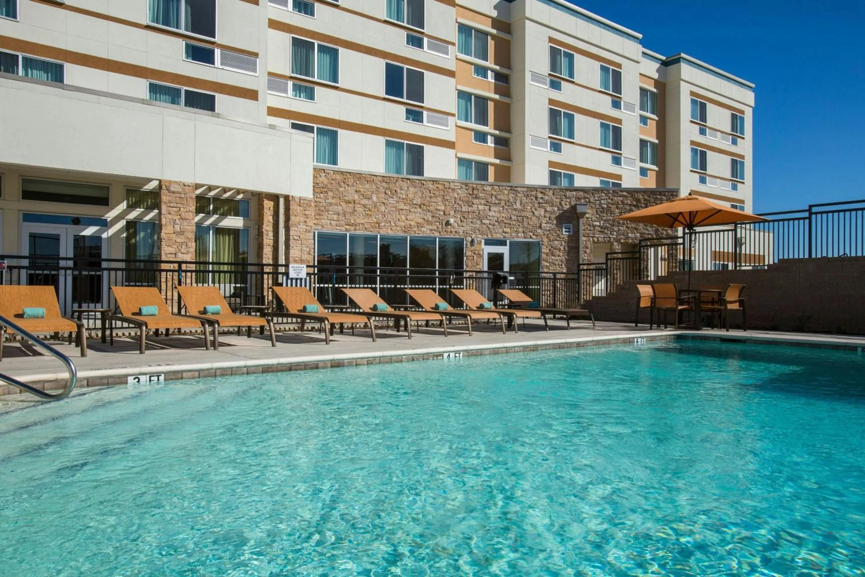 Swimming pool in Courtyard by Marriott Dallas Midlothian at Midlothian Conference Center