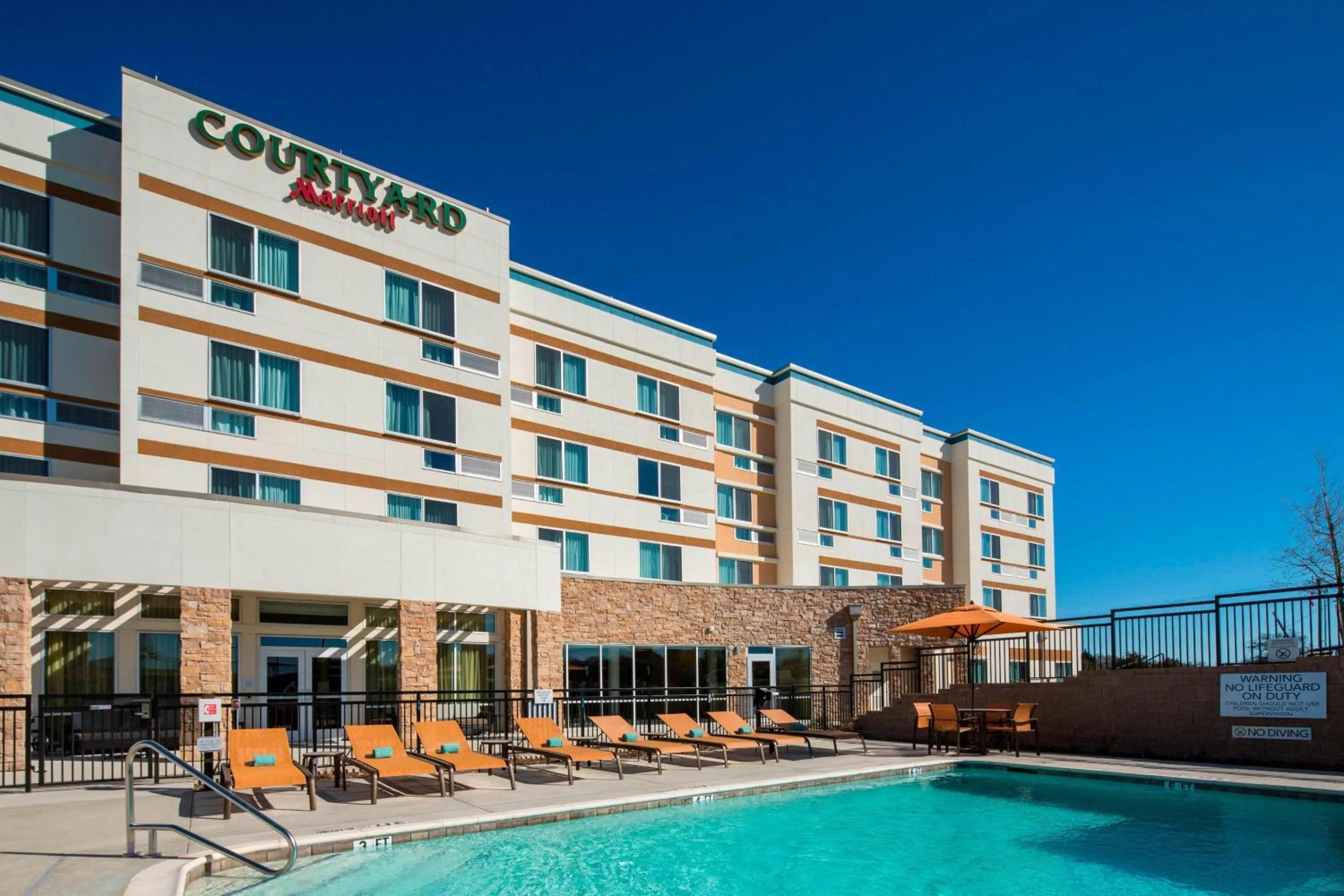 Swimming pool in Courtyard by Marriott Dallas Midlothian at Midlothian Conference Center
