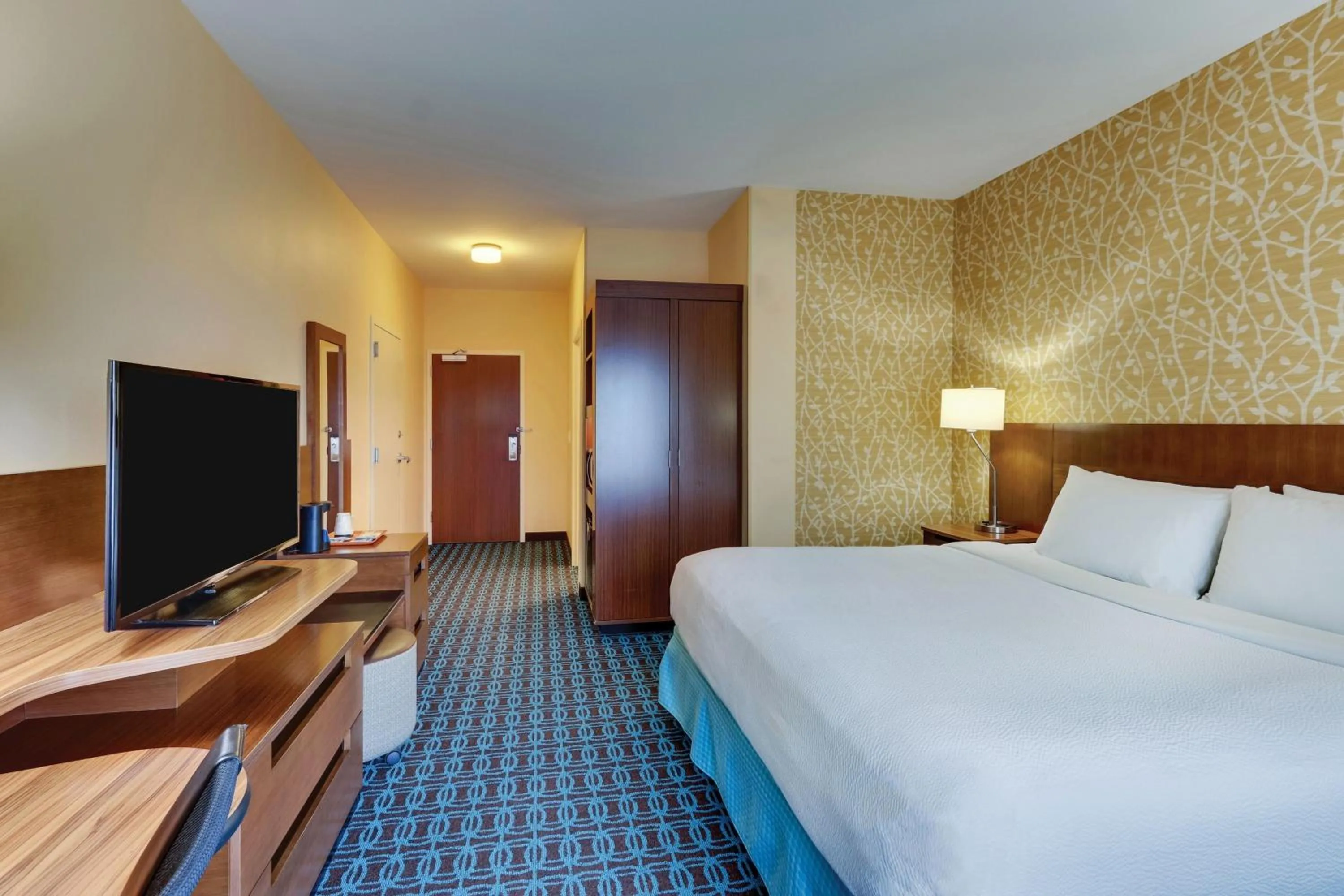 Bathroom, Bed in Fairfield Inn & Suites by Marriott Dunn I-95