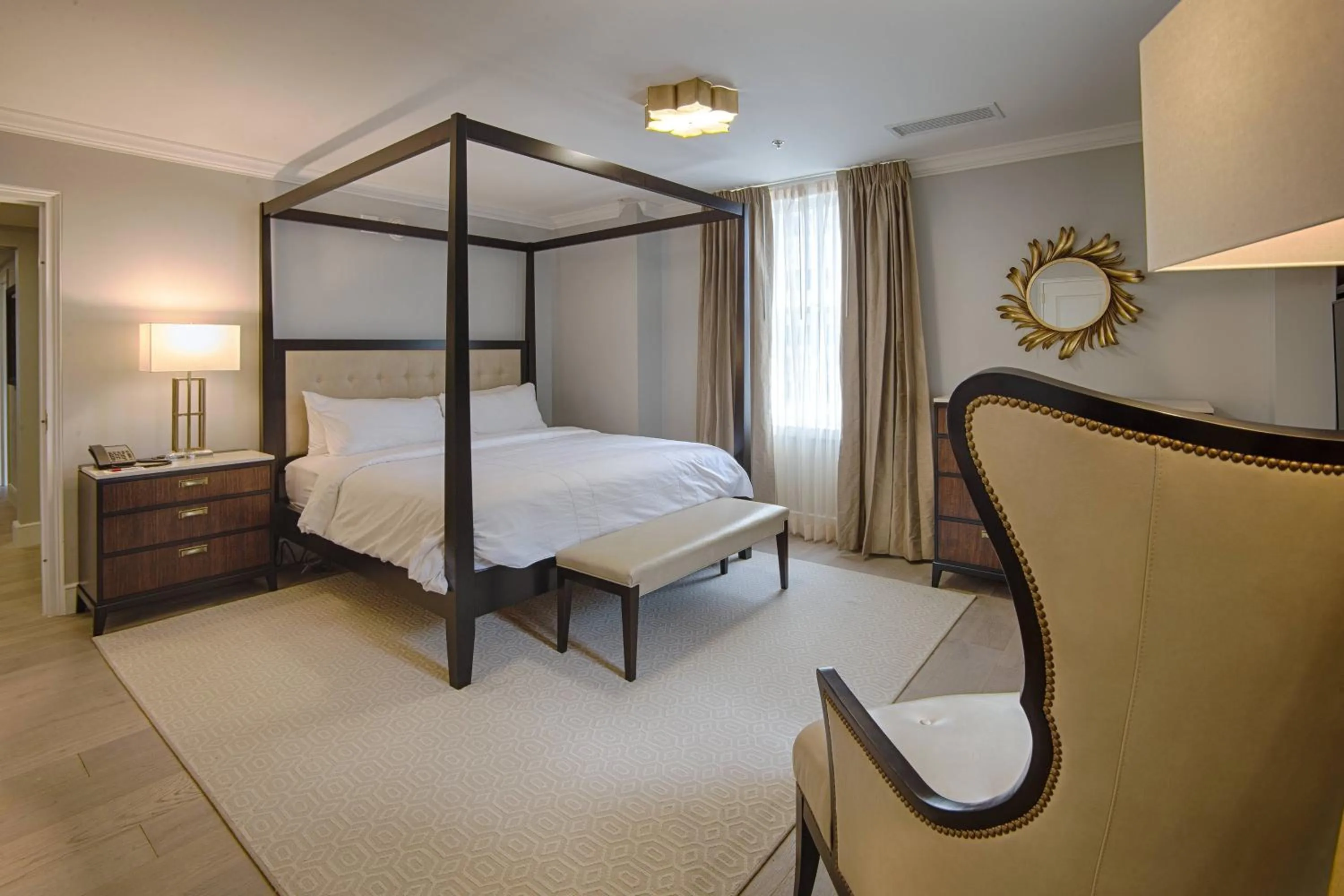 Bedroom, Bed in Marriott Syracuse Downtown