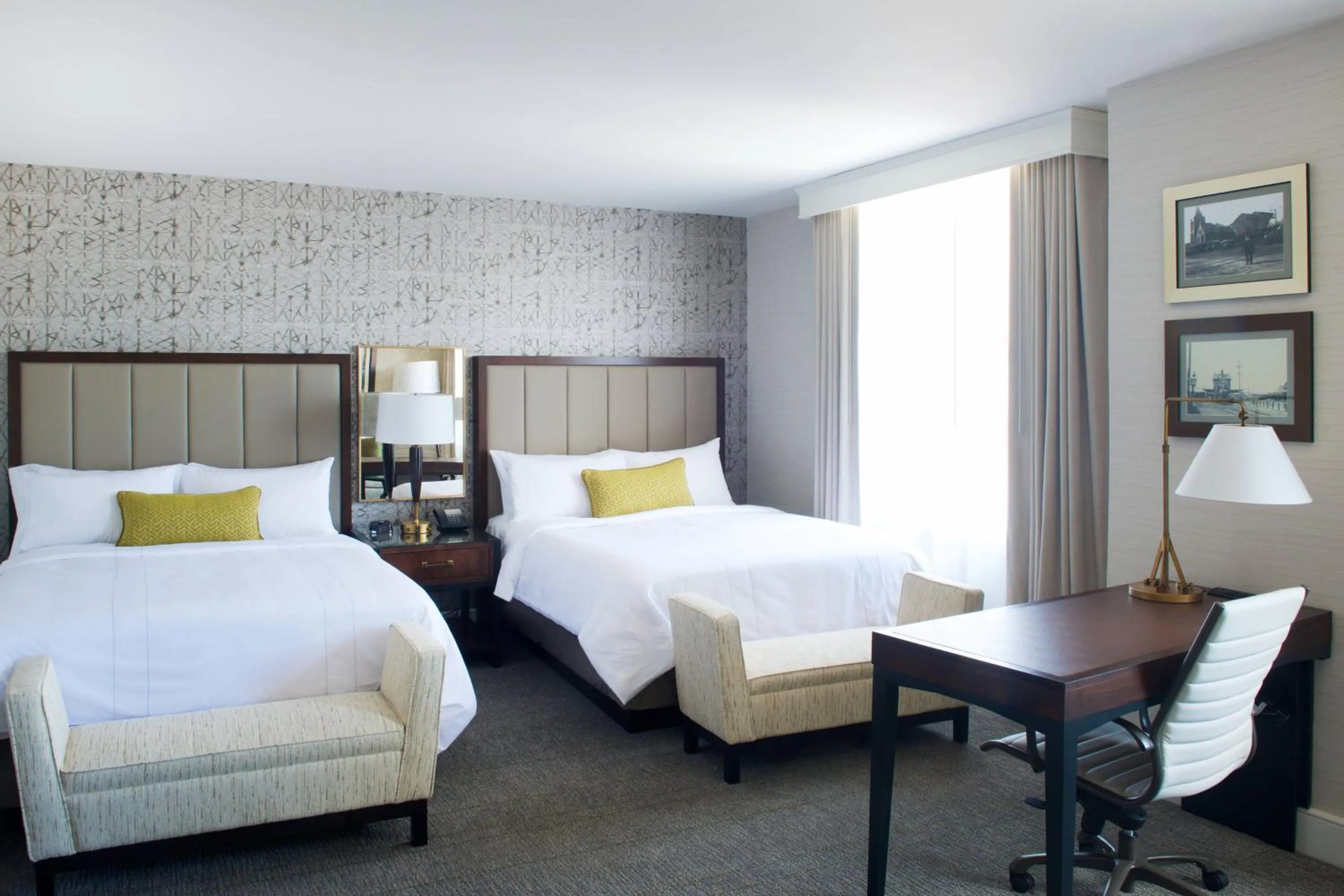 Photo of the whole room, Bed in Marriott Syracuse Downtown
