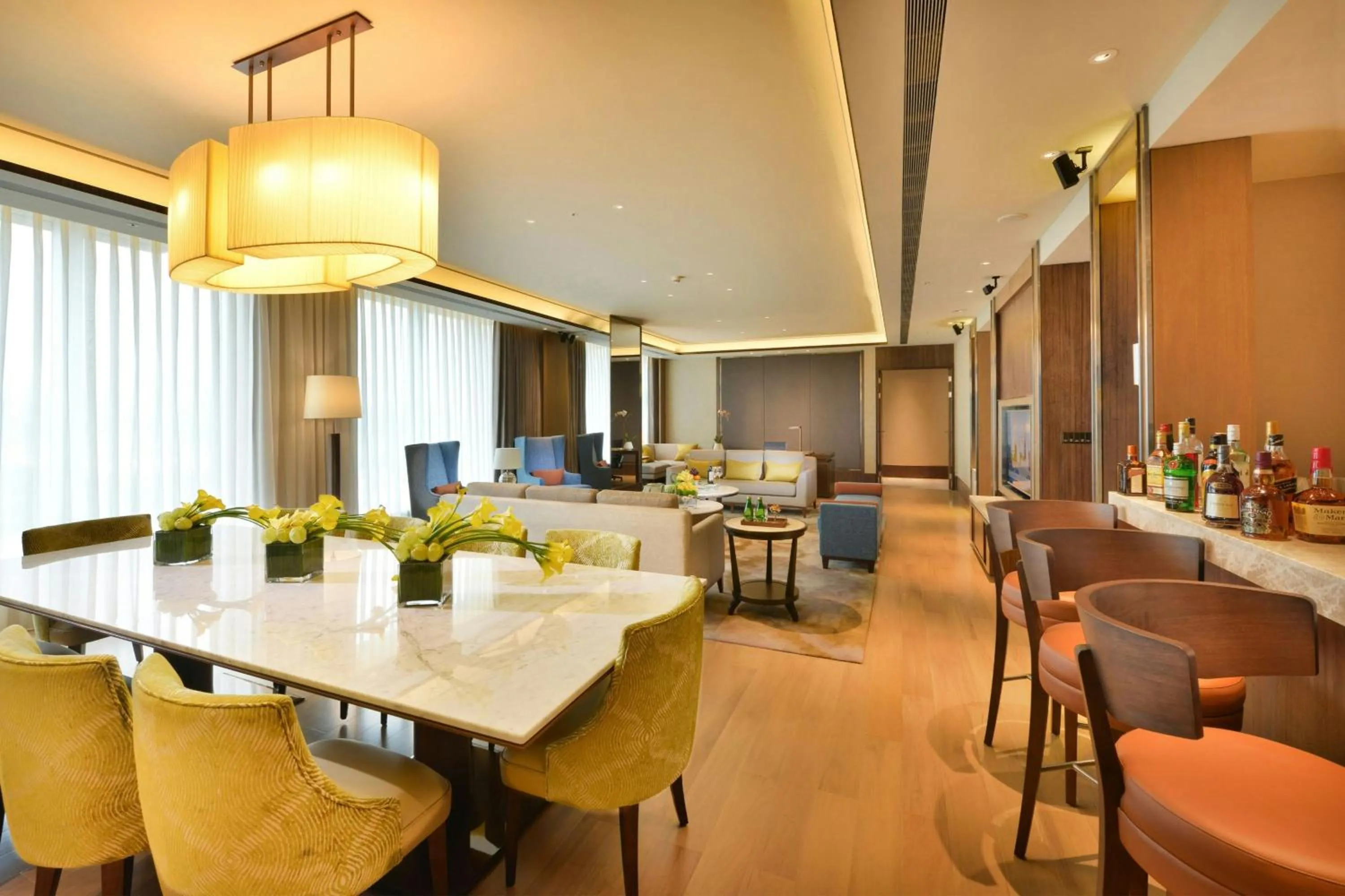 Living room in Courtyard by Marriott Taipei