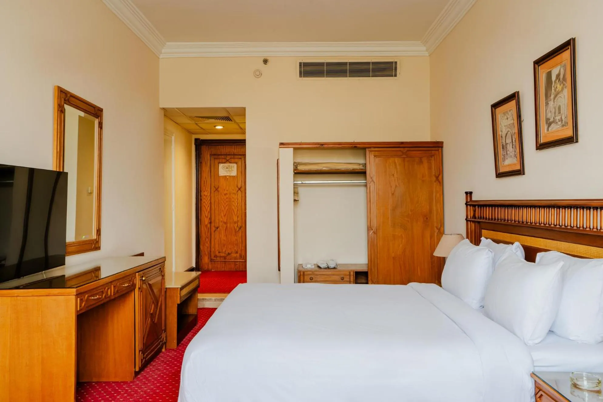 Bed in Om Kolthoom Hotel