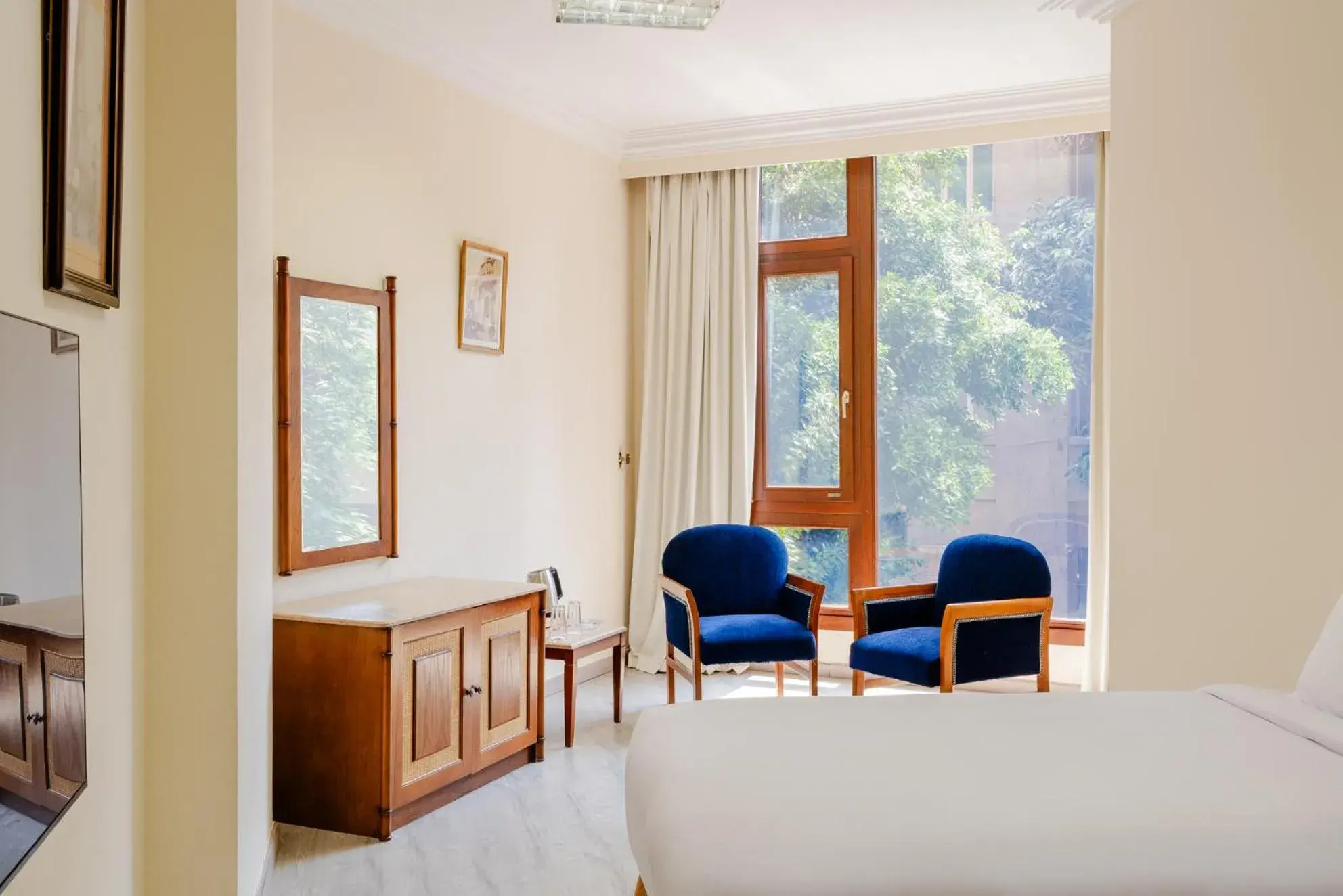 Standard Double Room with City View in Om Kolthoom Hotel Standard Double Room with City View in Om Kolthoom Hotel