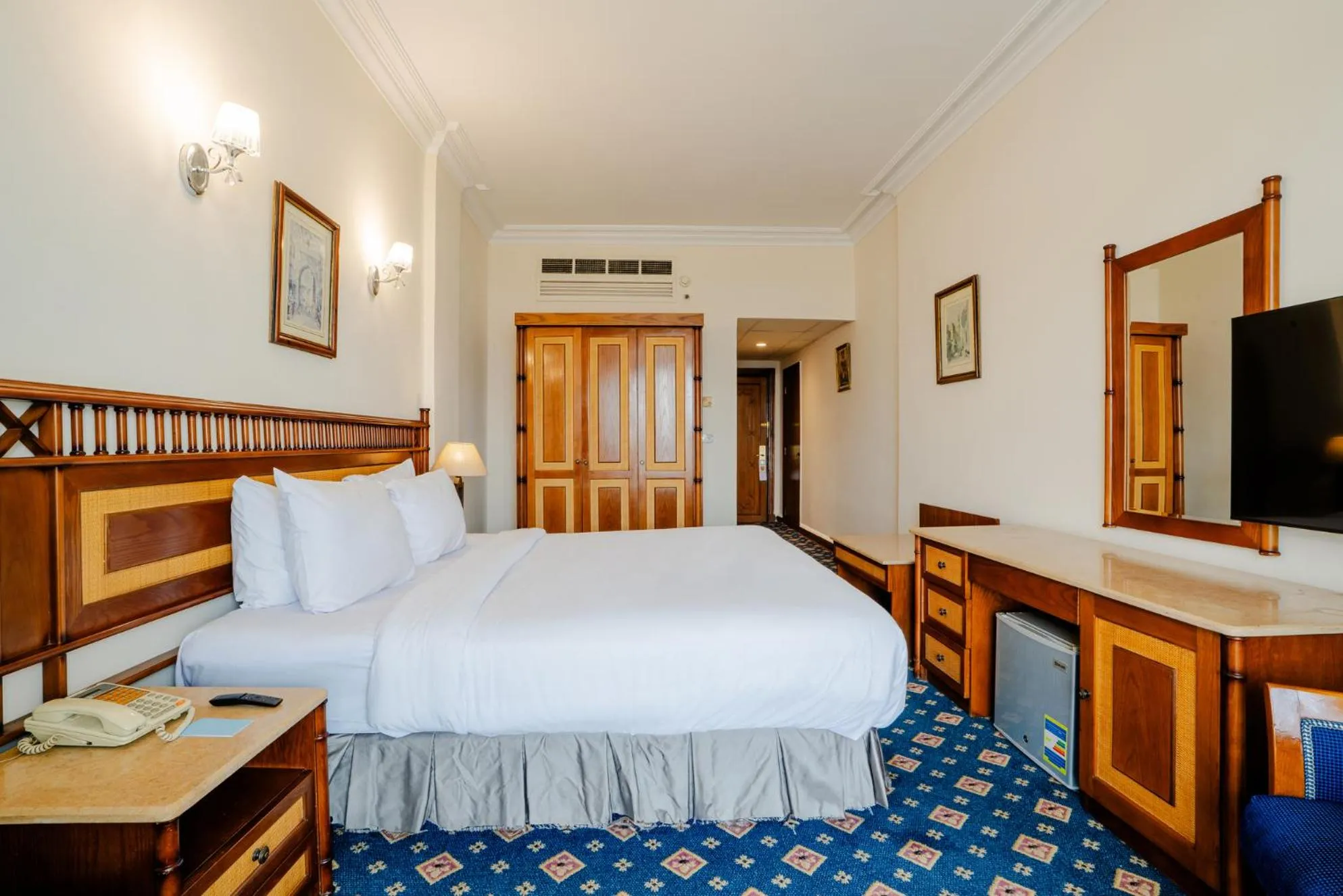 Bed in Om Kolthoom Hotel