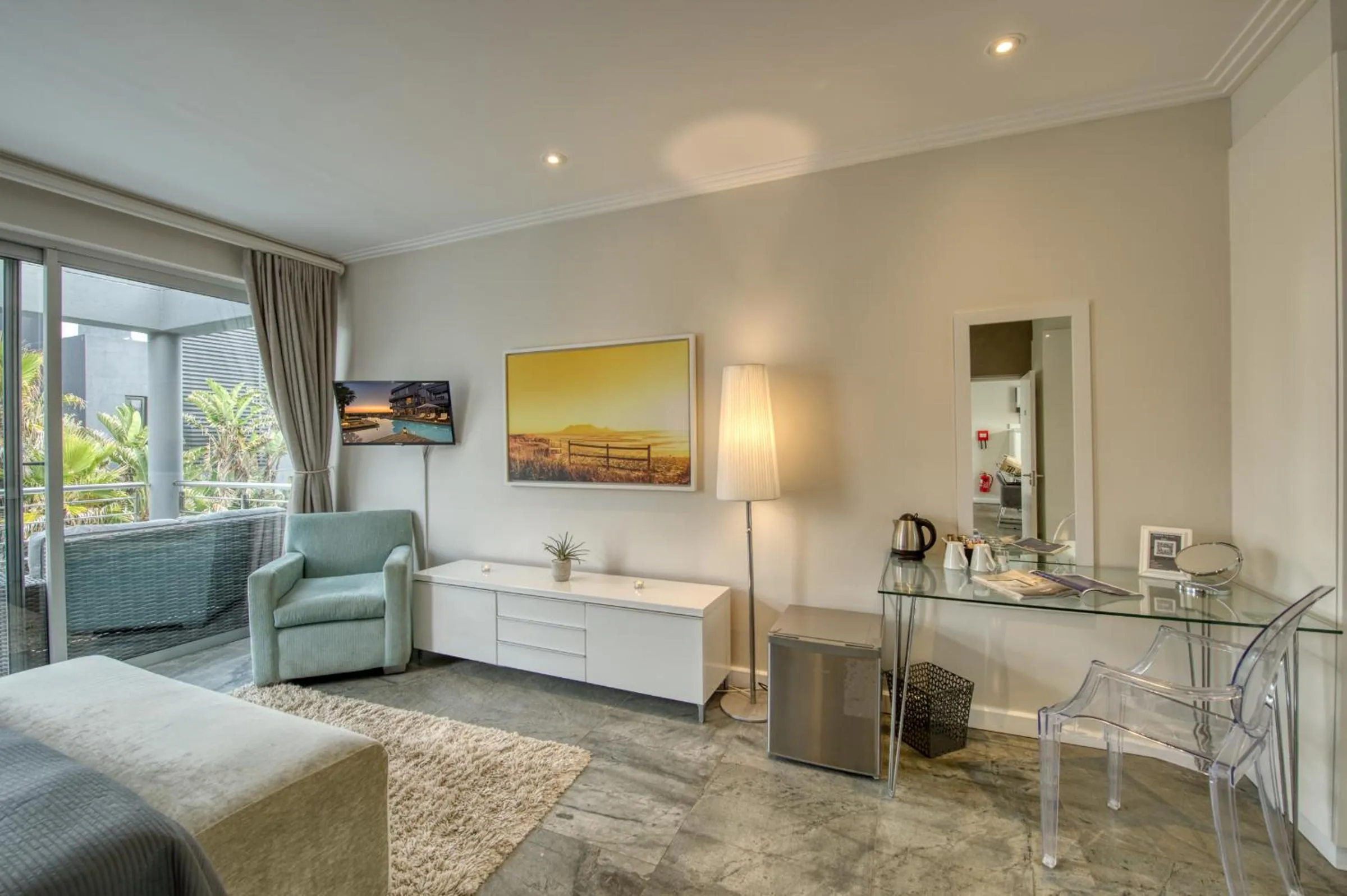 TV and multimedia in Atlantic Palms