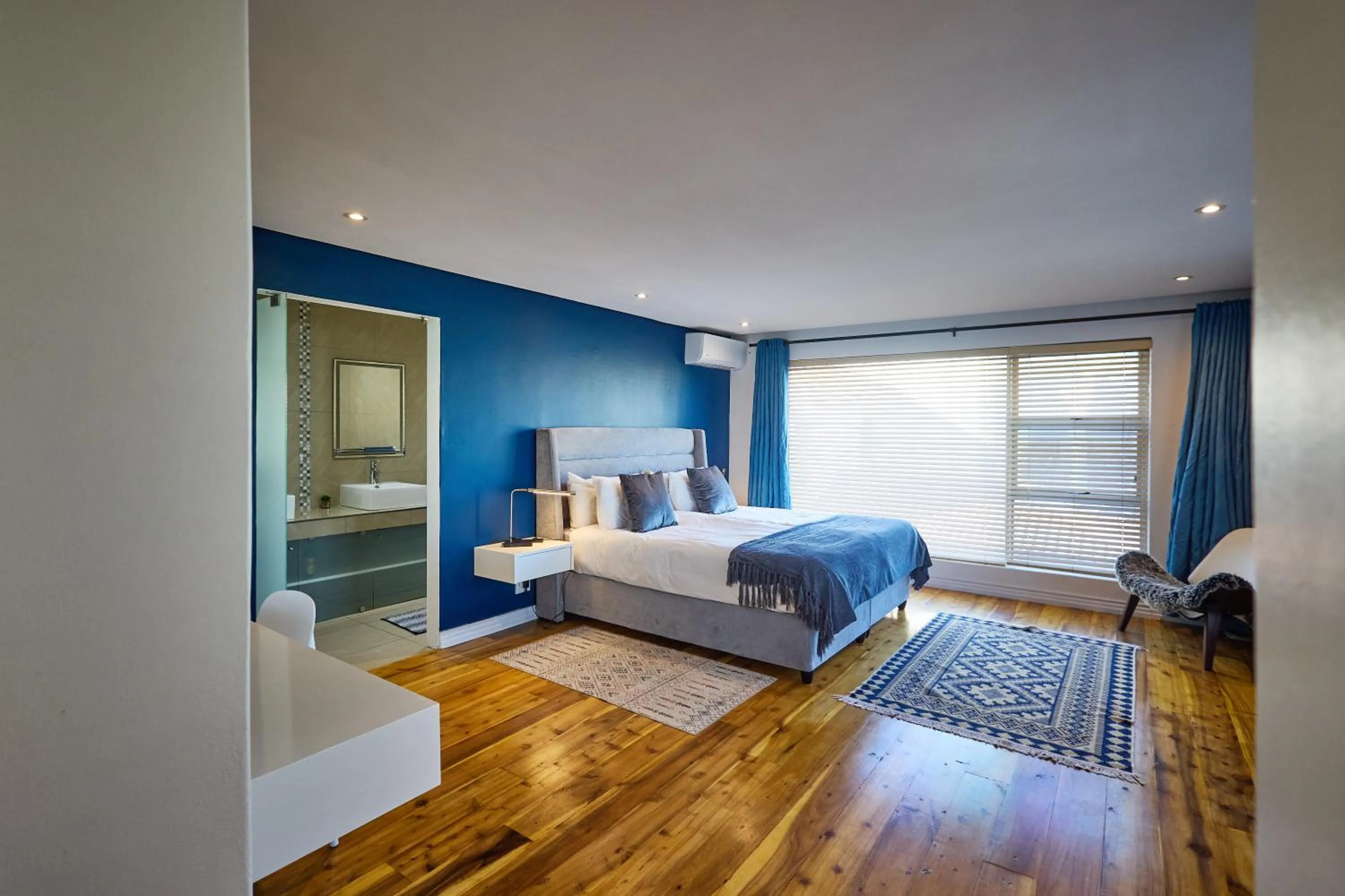 Photo of the whole room, Bed in Atlantic Palms