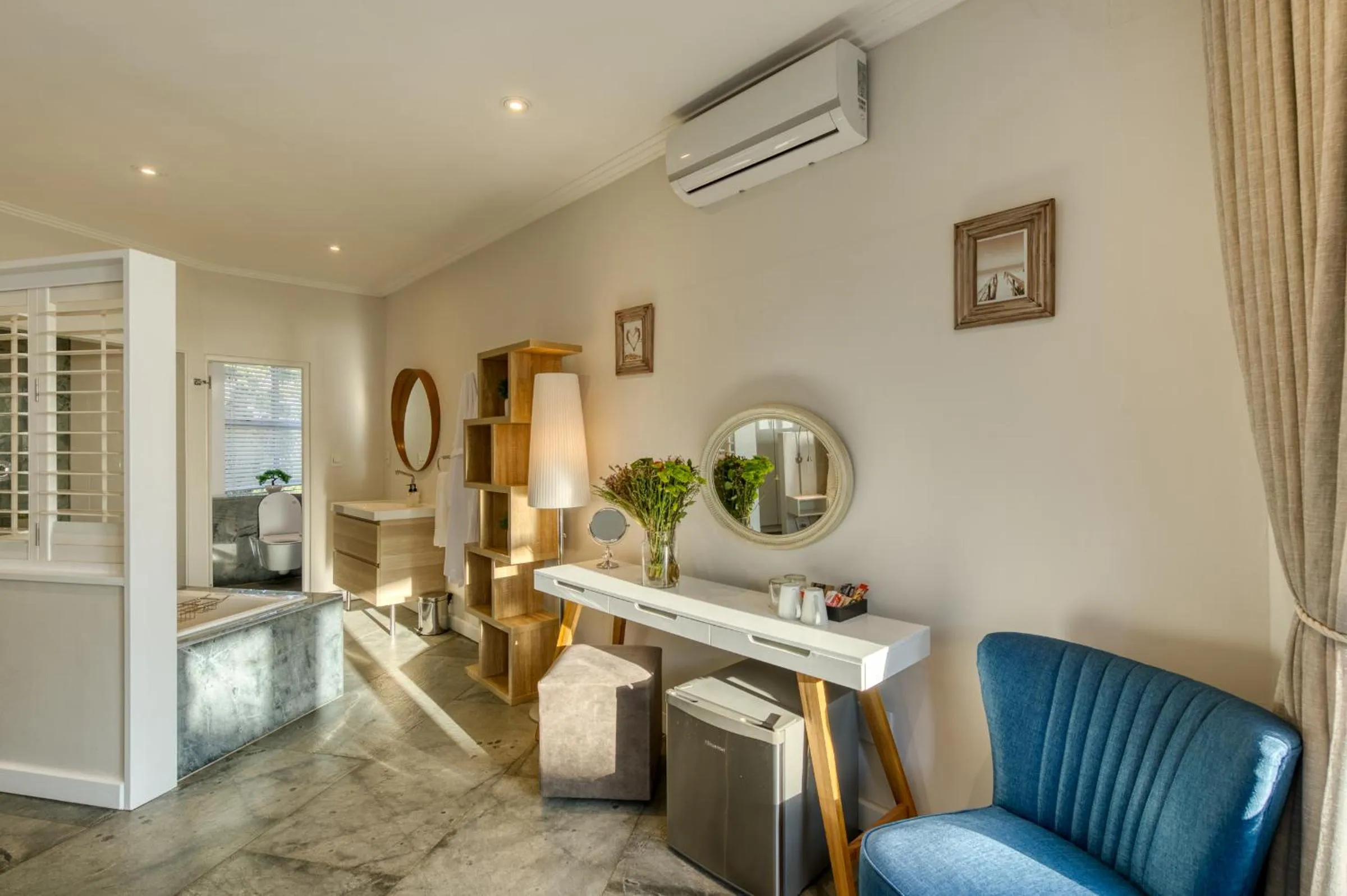 Seating area in Atlantic Palms