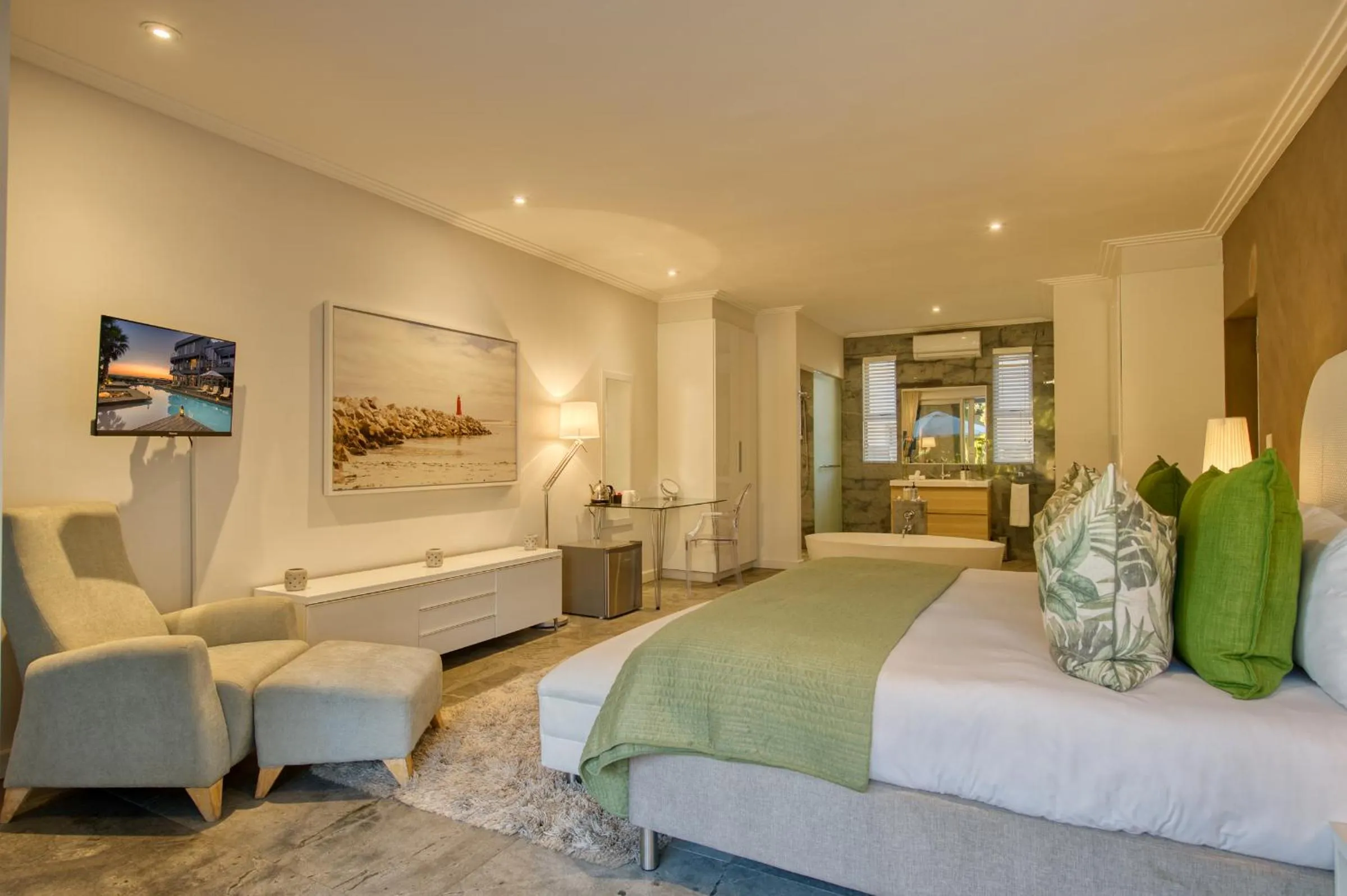 Bedroom, Bed in Atlantic Palms