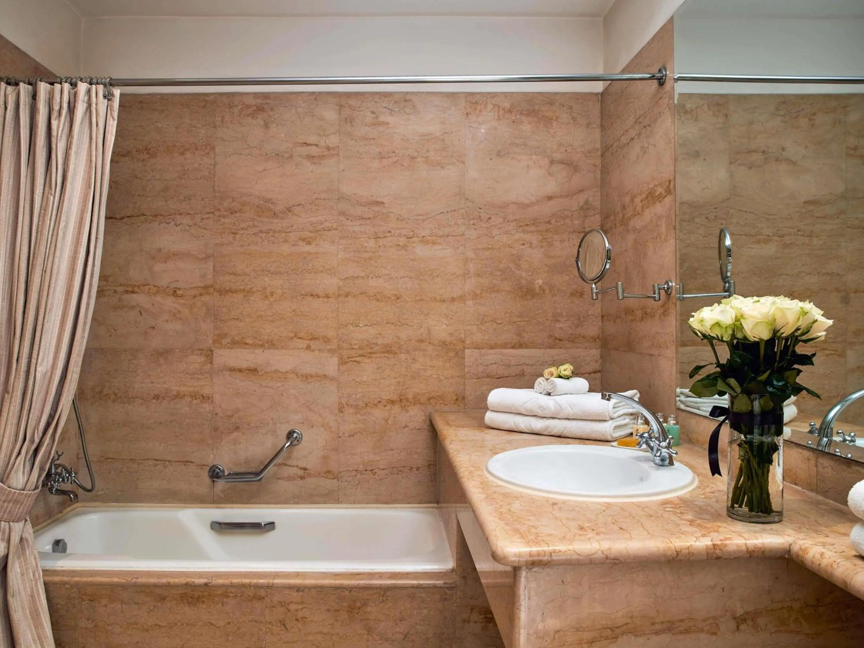 Bedroom in Sofitel Winter Palace Luxor