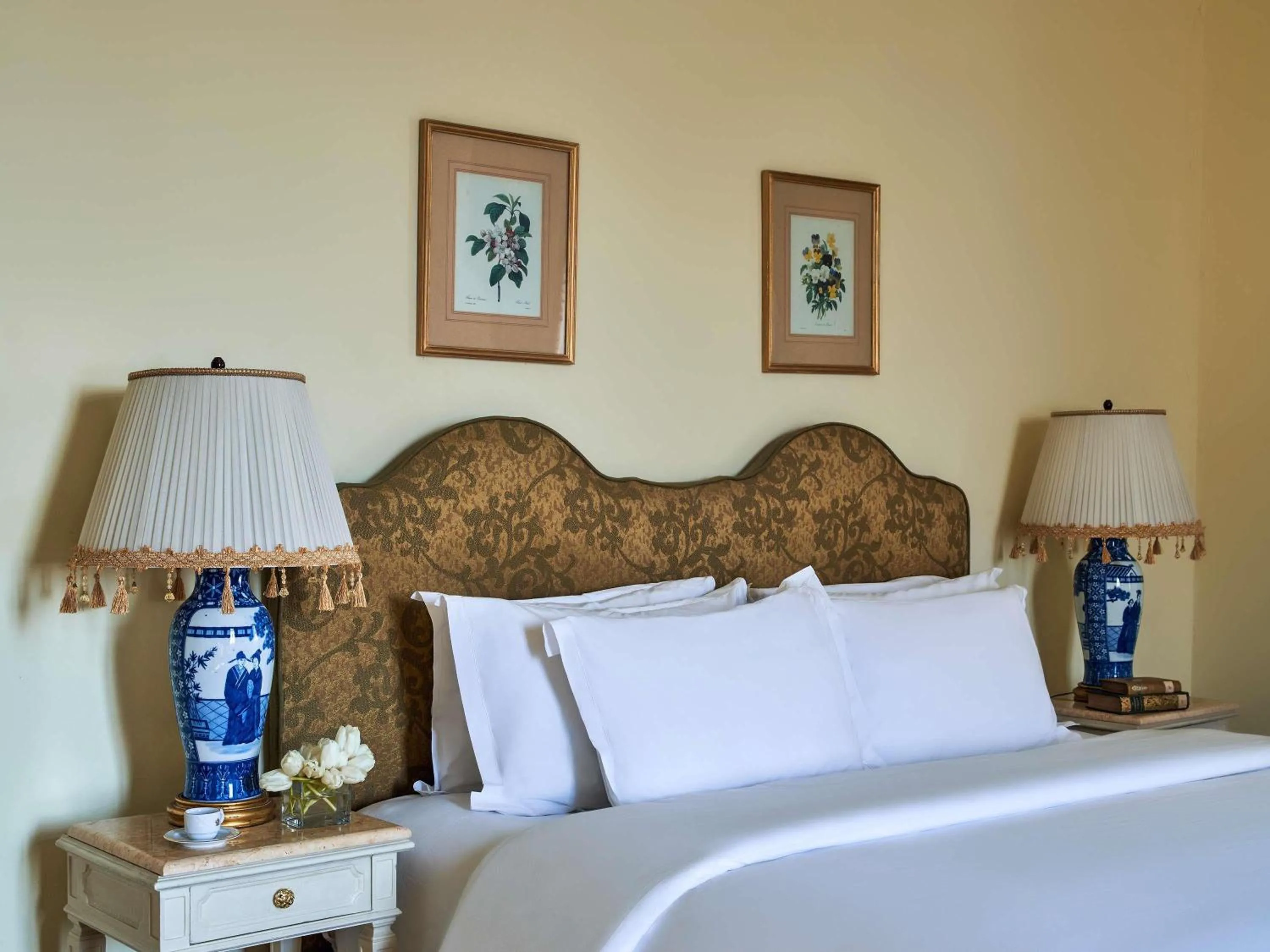 Bedroom, Bed in Sofitel Winter Palace Luxor