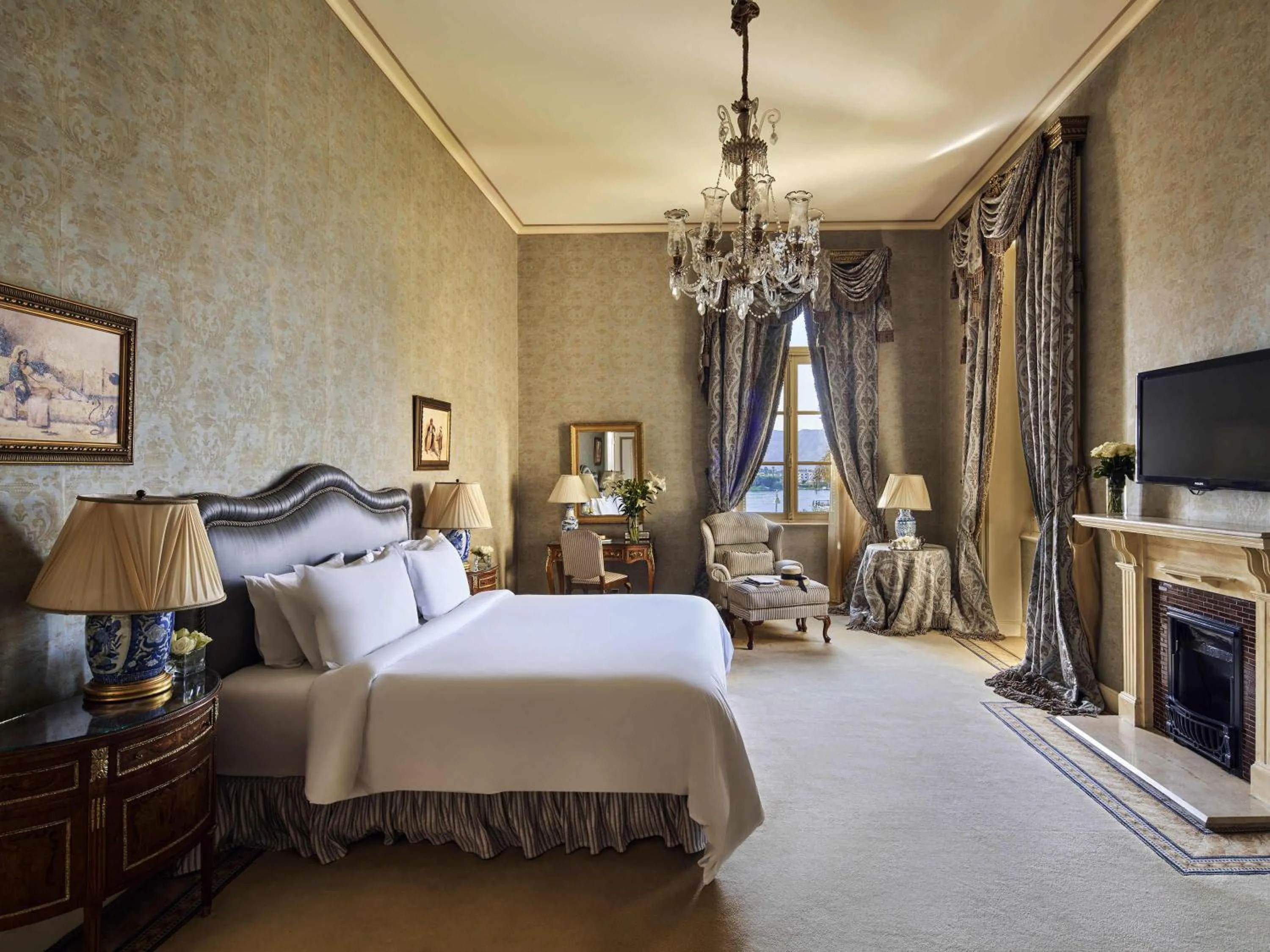 Photo of the whole room, Bed in Sofitel Winter Palace Luxor