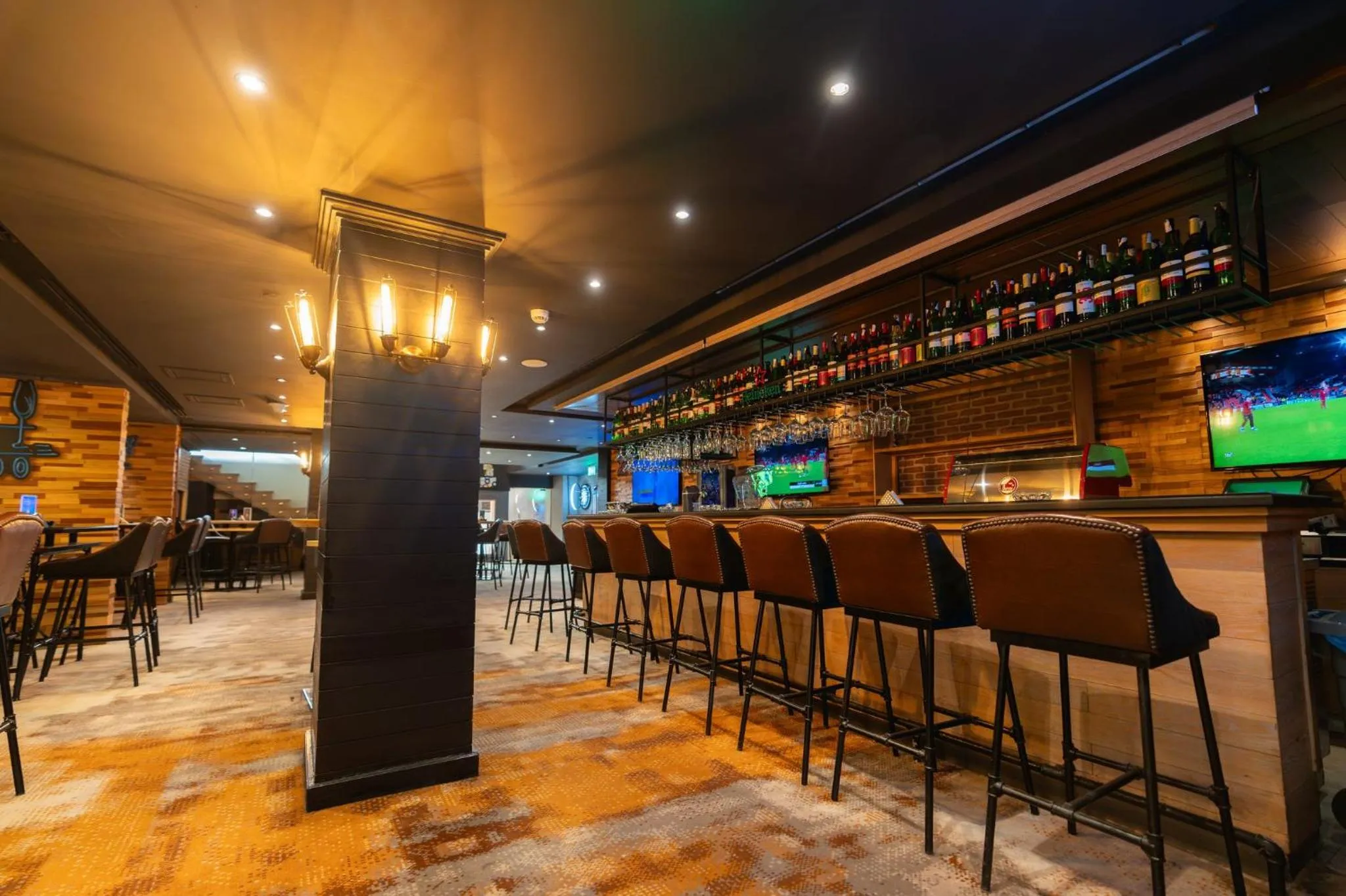Lounge or bar in Holiday Inn Cairo Maadi by IHG
