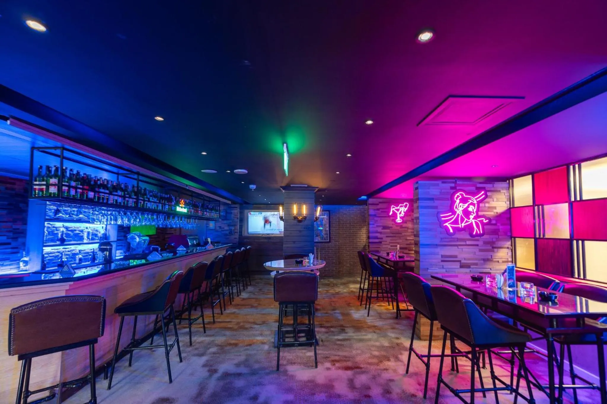 Lounge or bar in Holiday Inn Cairo Maadi by IHG