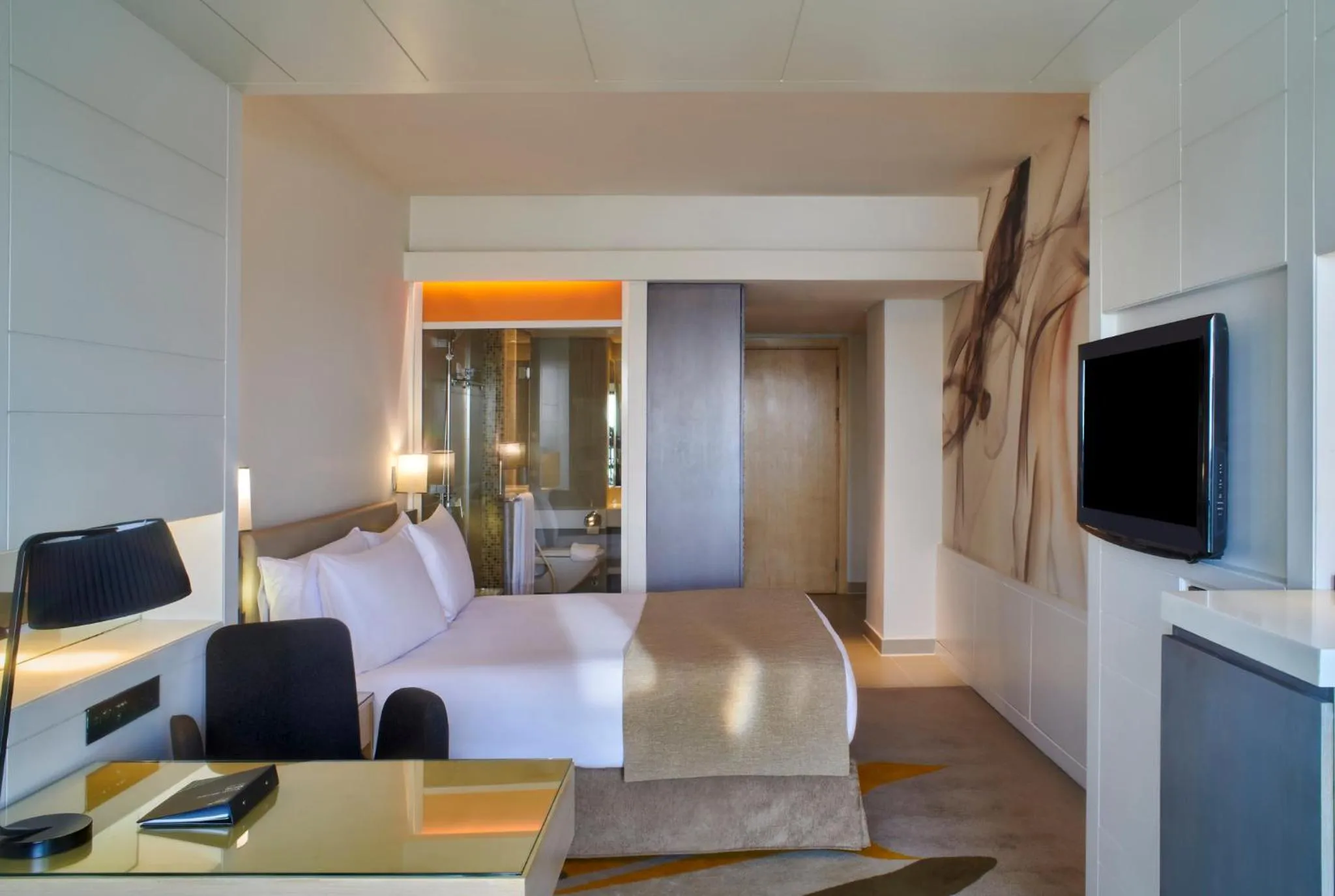 Photo of the whole room, Bed in Holiday Inn Cairo Maadi by IHG