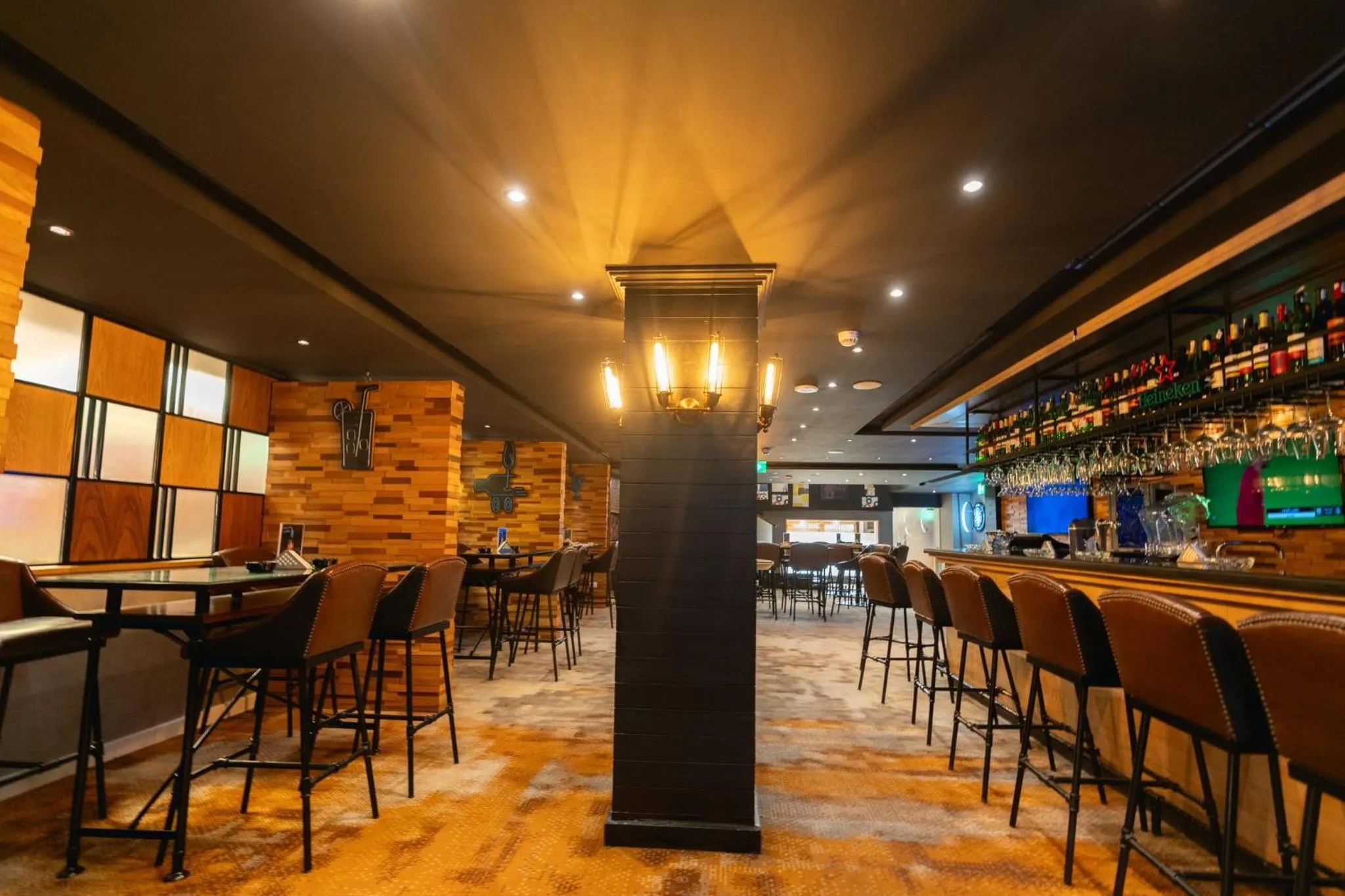 Lounge or bar in Holiday Inn Cairo Maadi by IHG