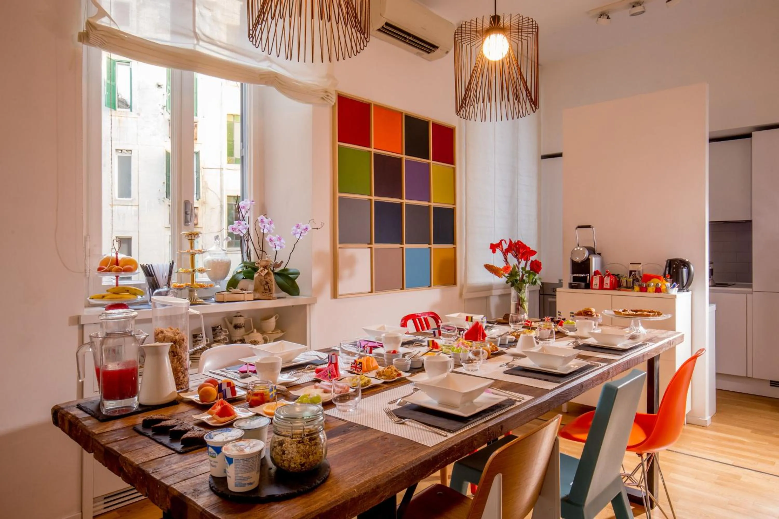 Food and drinks in Belli36rooms near Spanish step and Vatican City