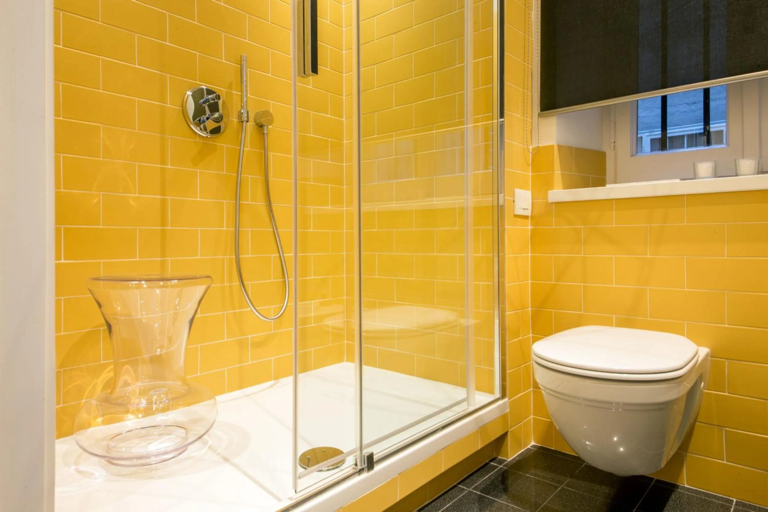 Bathroom in Belli36rooms near Spanish step and Vatican City