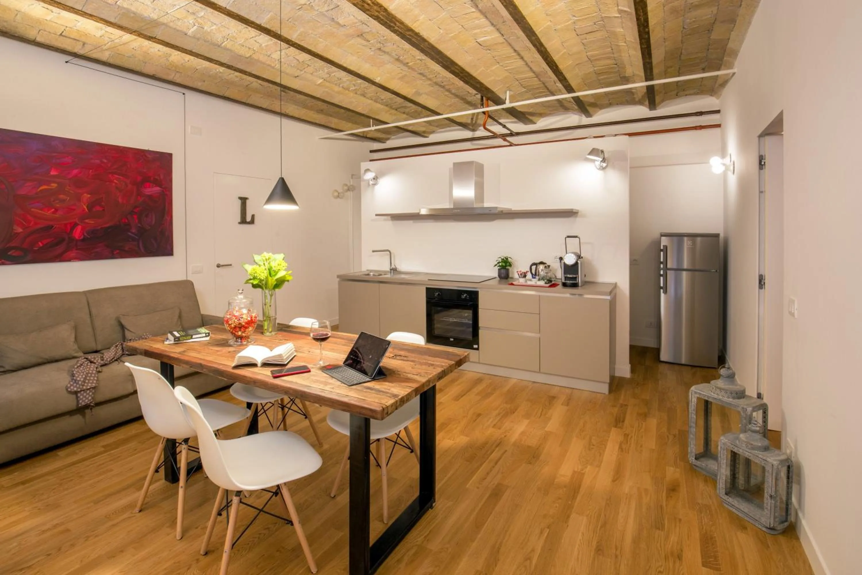 Communal kitchen in Belli36rooms near Spanish step and Vatican City