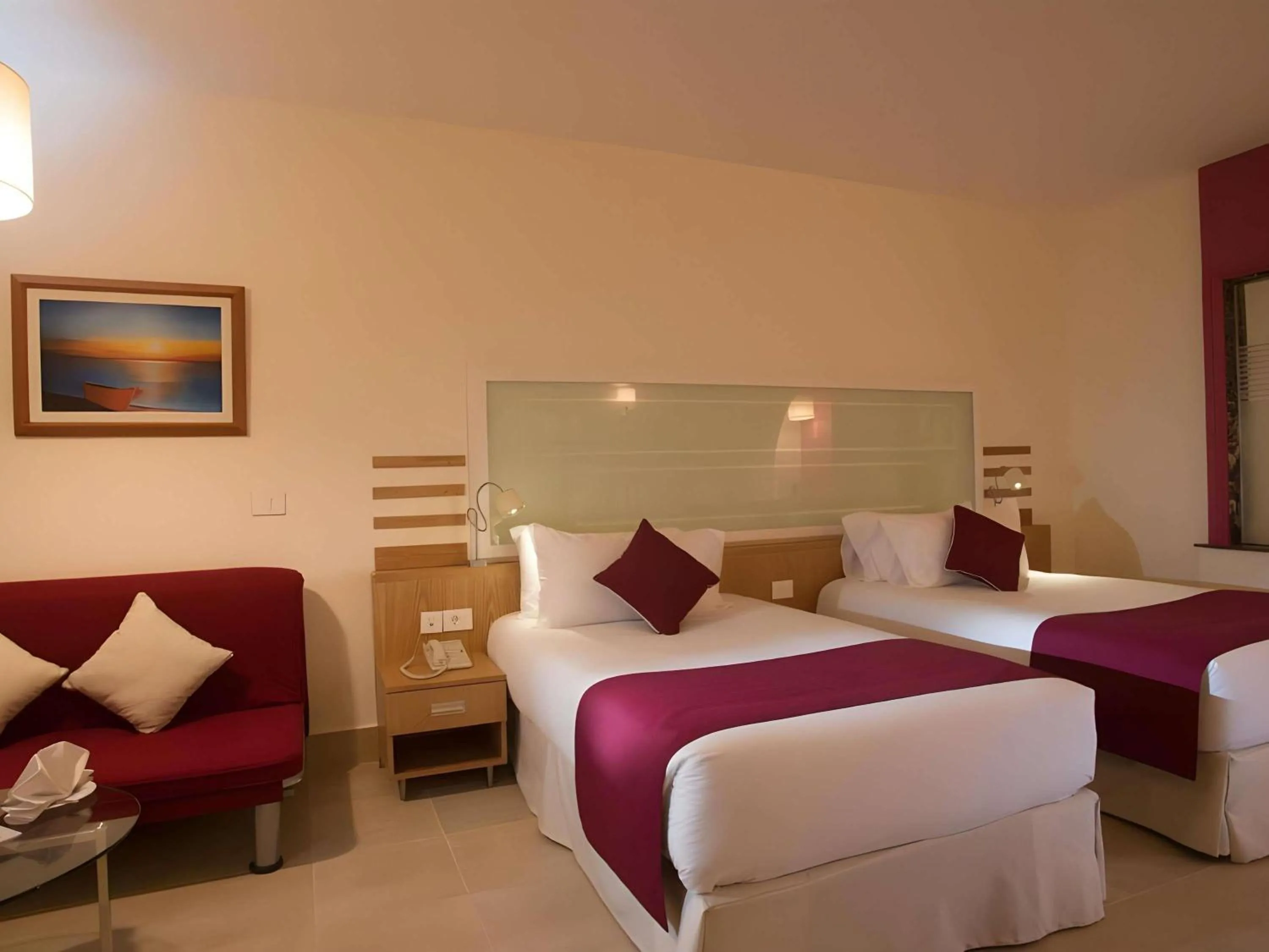 Bedroom, Bed in Mercure Hurghada Hotel