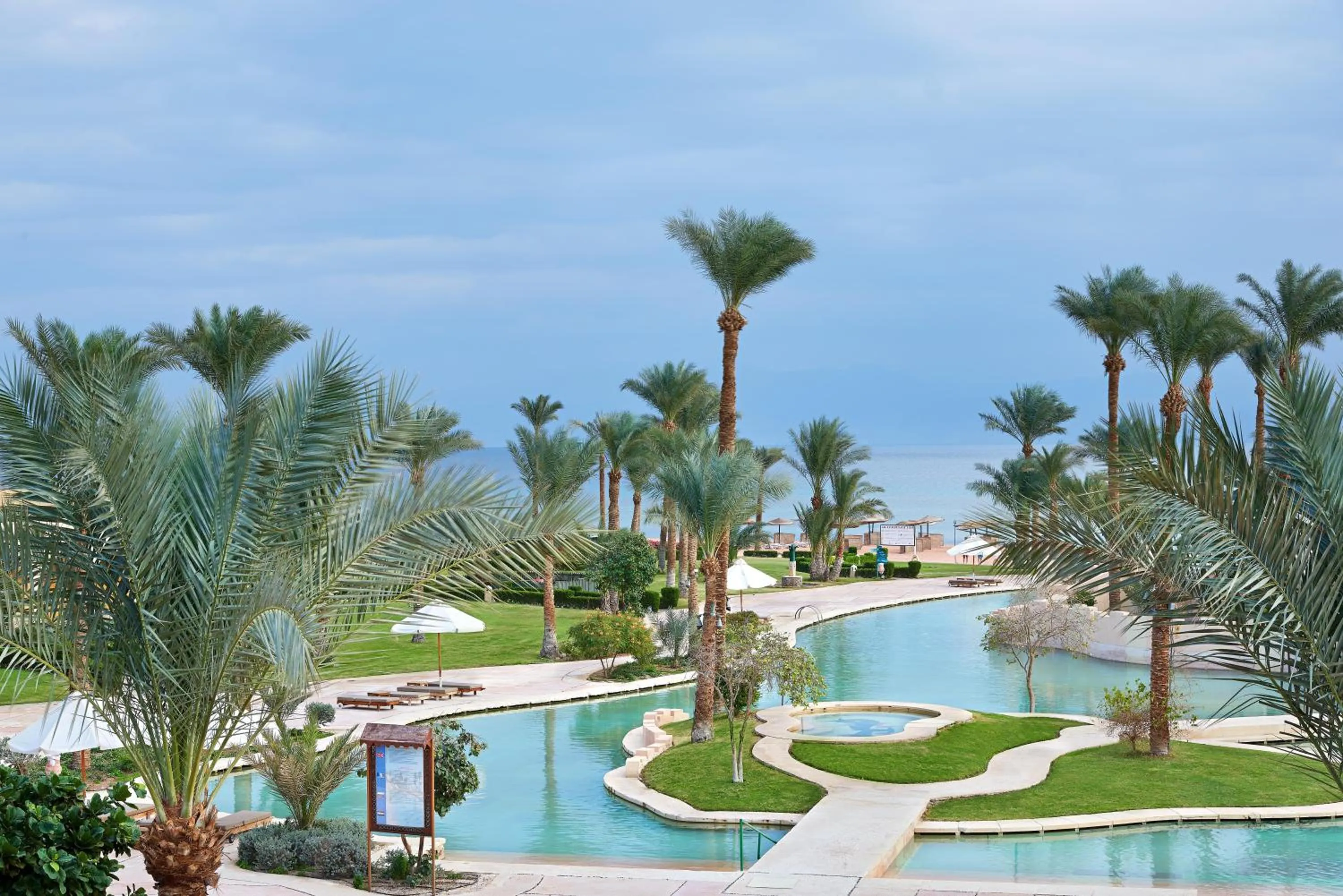 Swimming pool in Mosaique Beach Resort Taba Heights