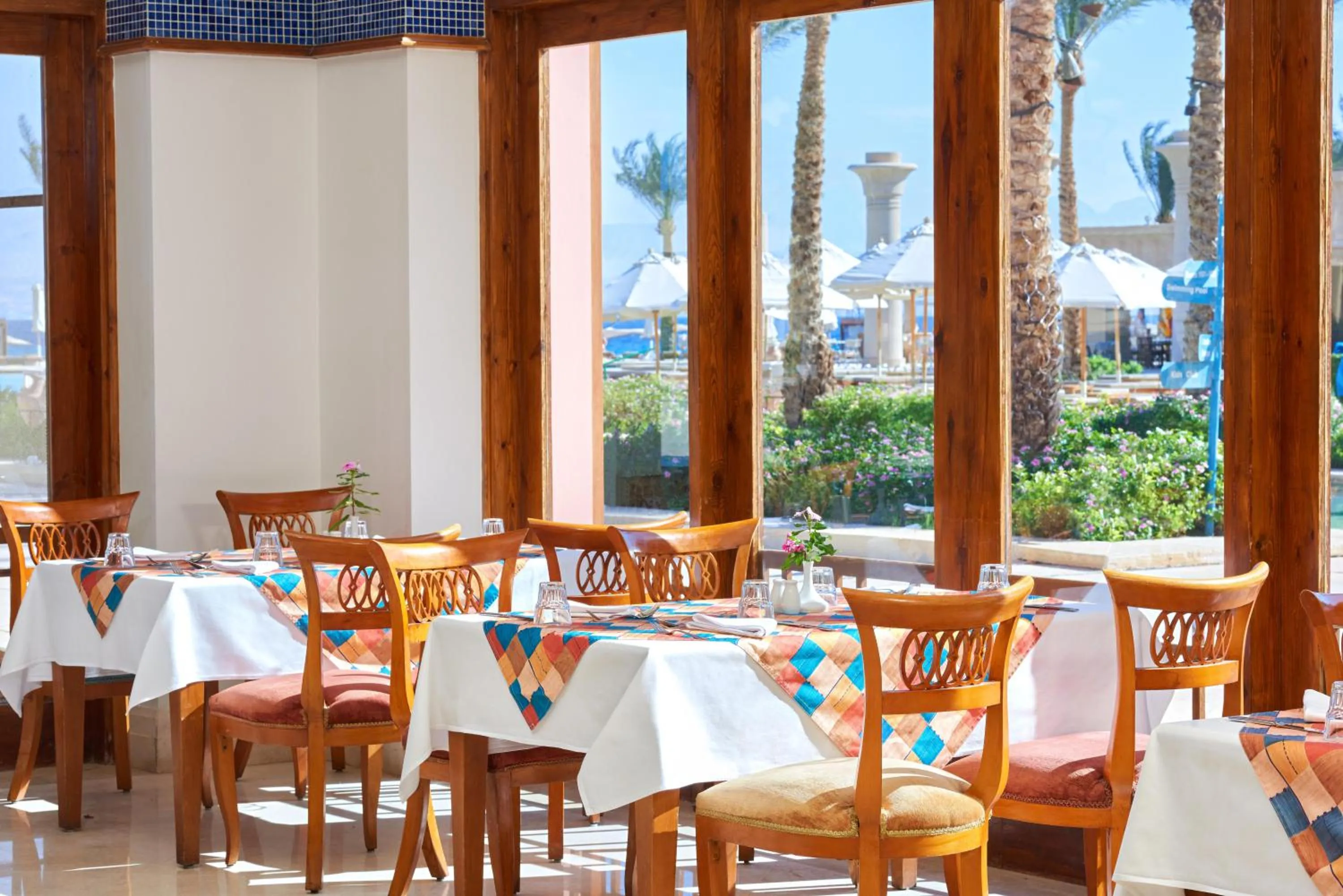 Restaurant/places to eat in Mosaique Beach Resort Taba Heights