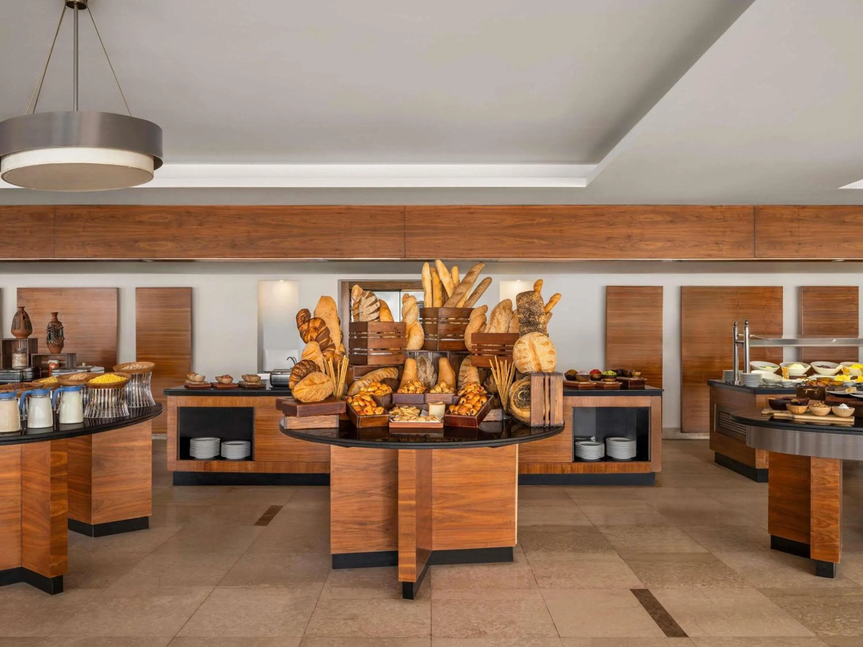 Restaurant/places to eat in Novotel Cairo Airport