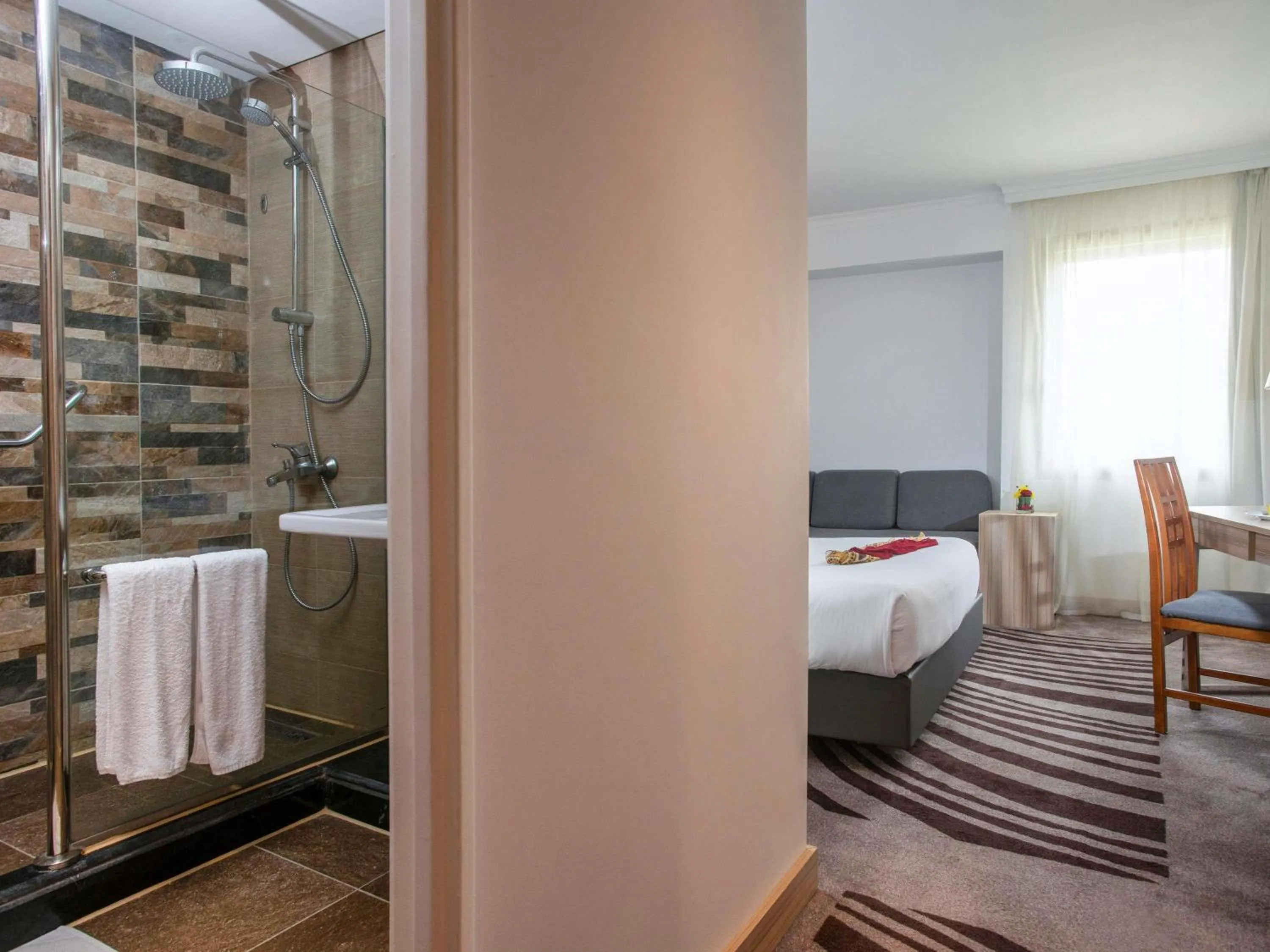 Bedroom, Bed in Novotel Cairo Airport