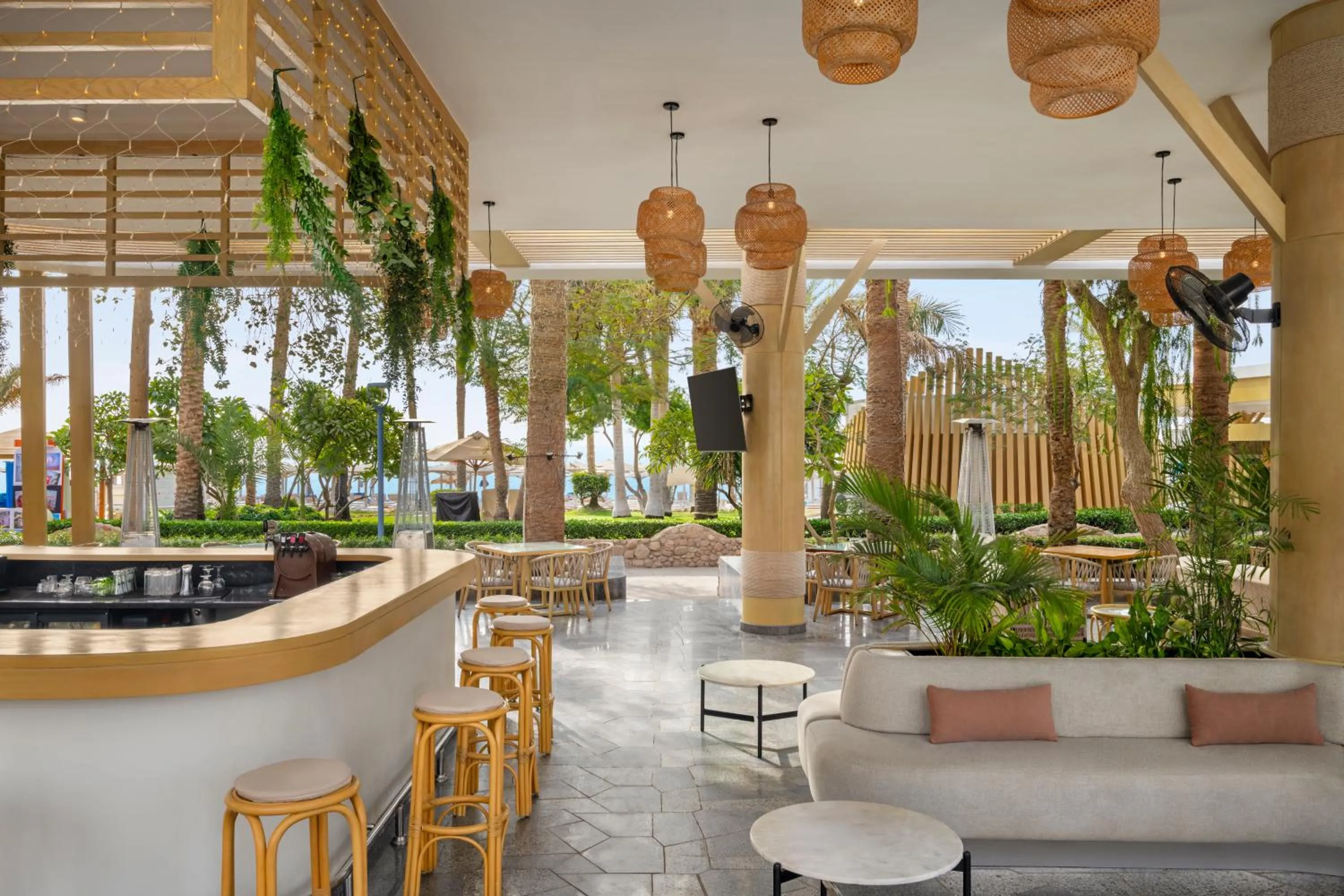 Lounge or bar in Hotel Novotel Sharm El-Sheikh