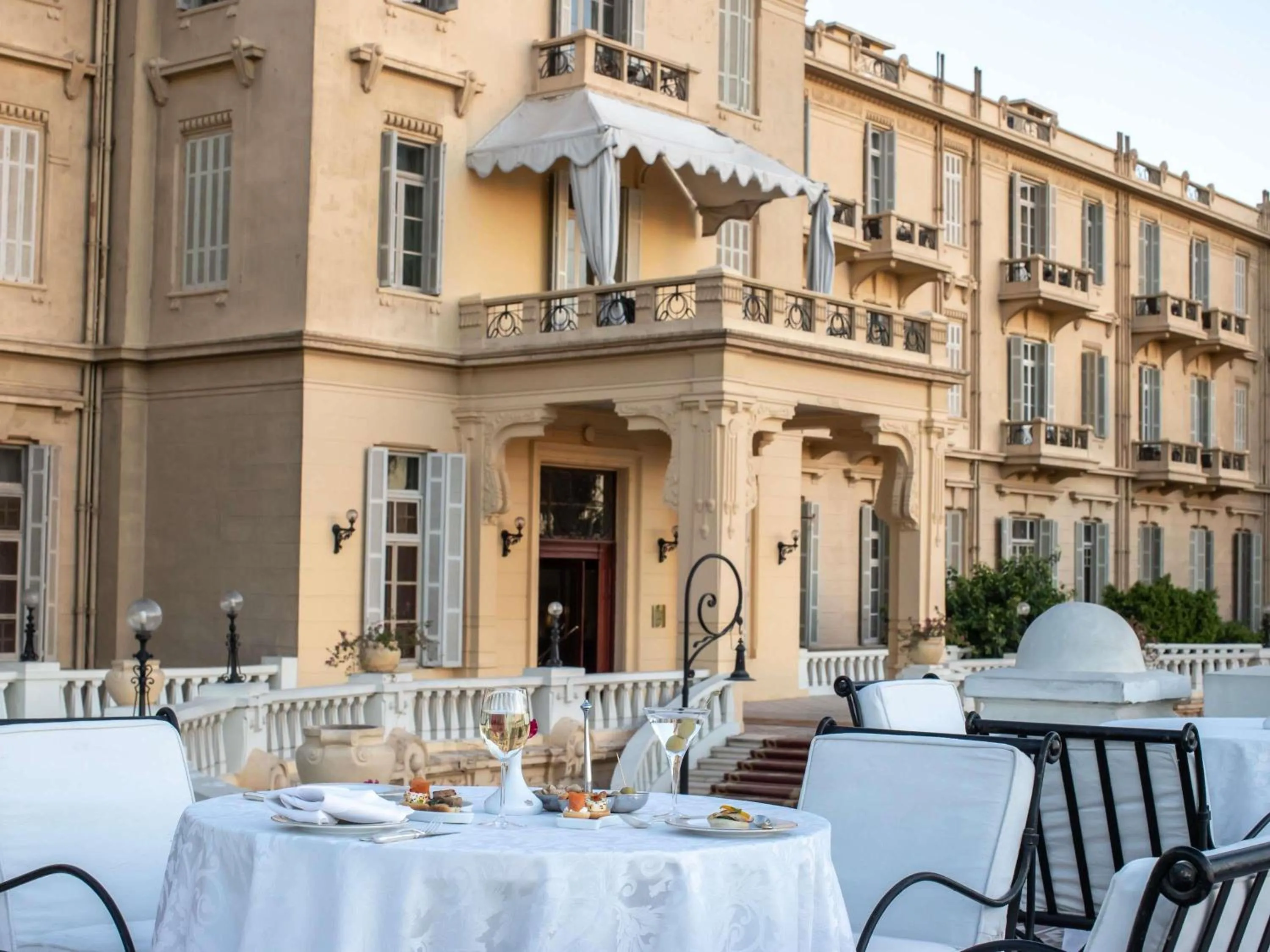 Restaurant/places to eat in Pavillon Winter Luxor