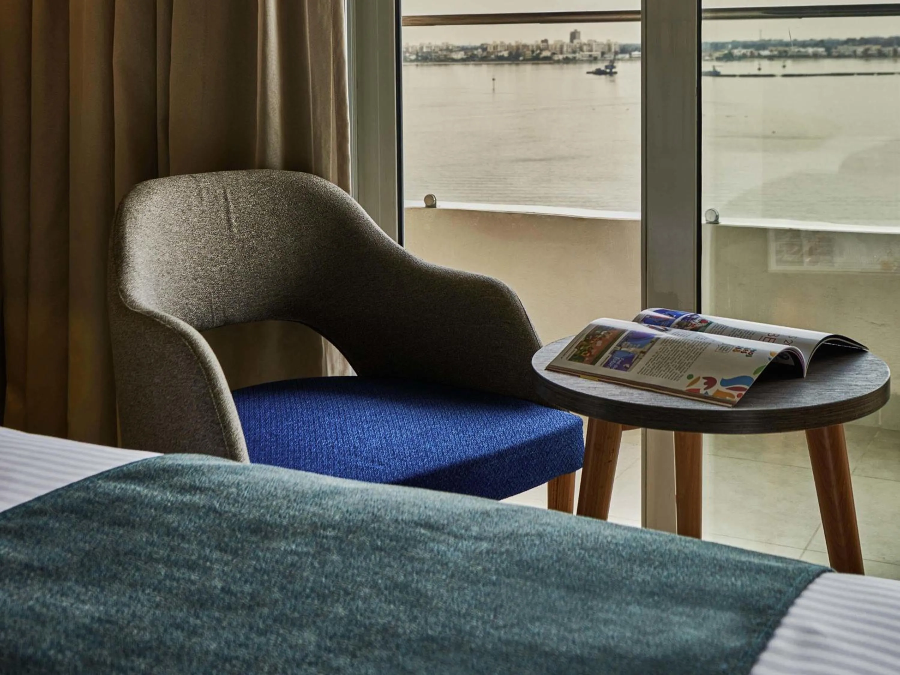 Bed in Mercure Ismailia Forsan Island