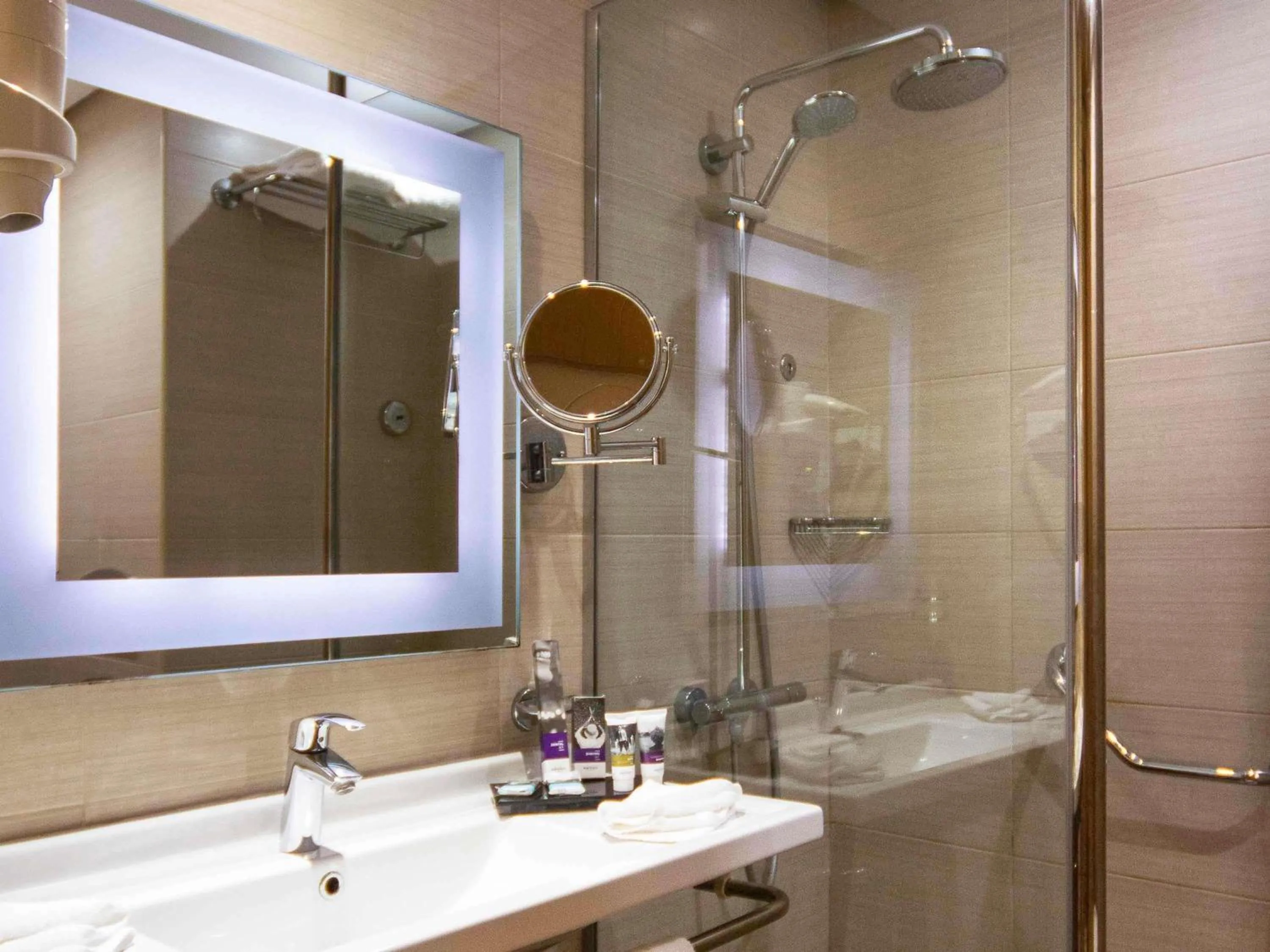 Bedroom in Mercure Ismailia Forsan Island