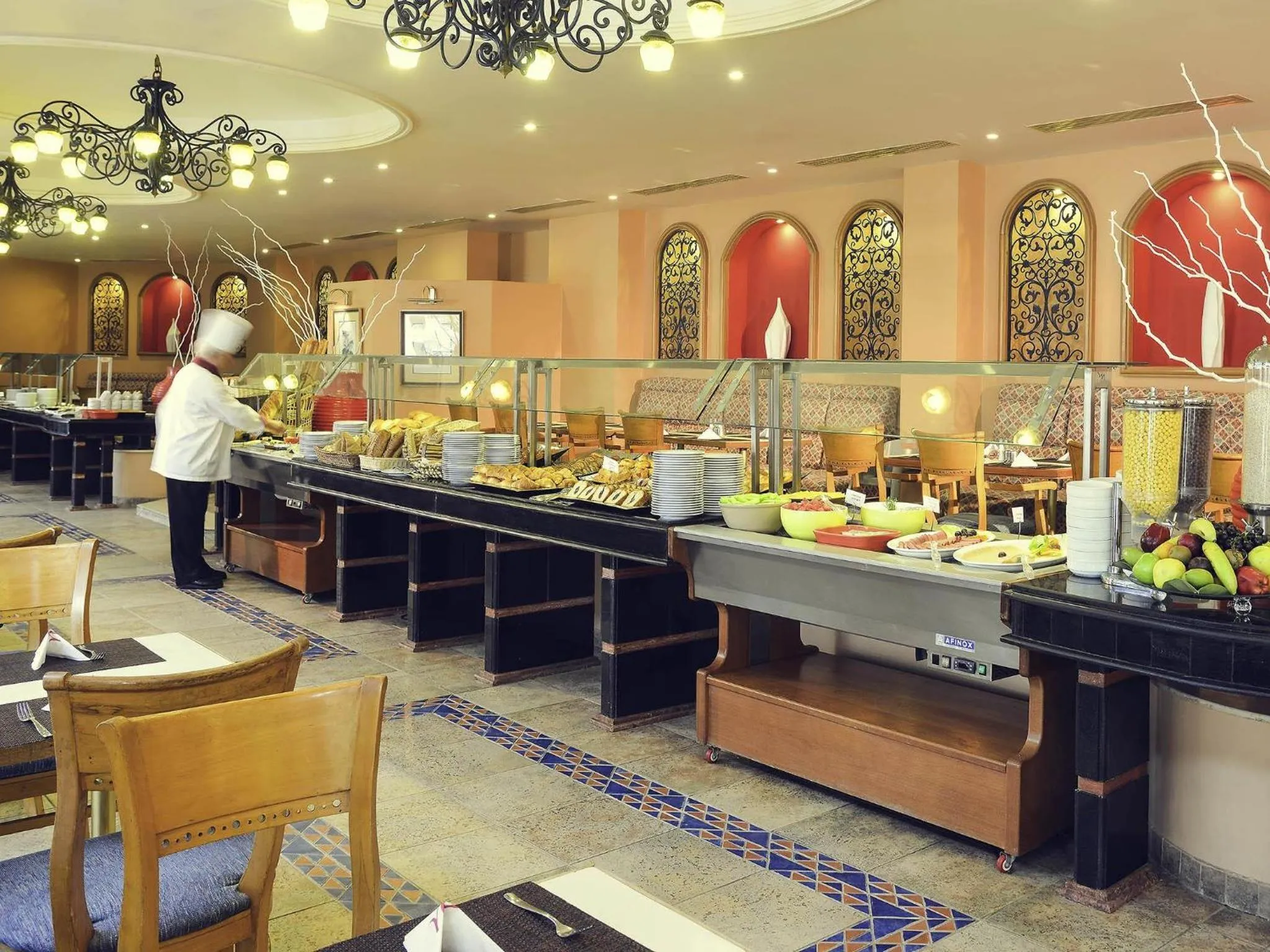 Restaurant/places to eat in Mercure Ismailia Forsan Island