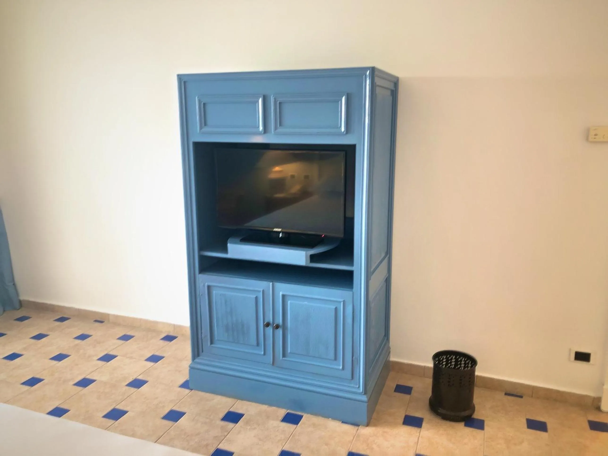 TV and multimedia in Sheraton Sharm Hotel, Resort, Villas & Spa