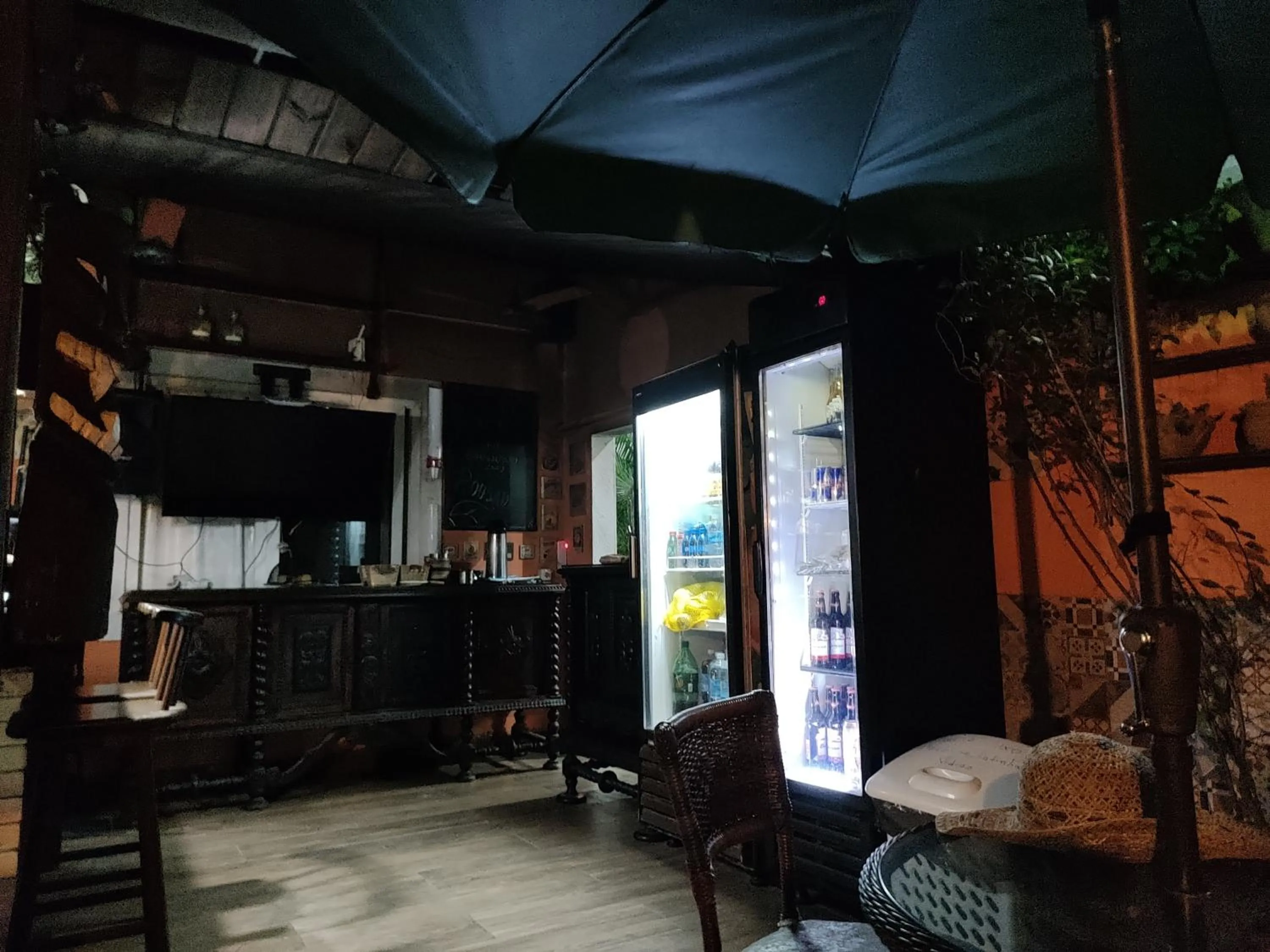 Restaurant/places to eat in Airport Pousada