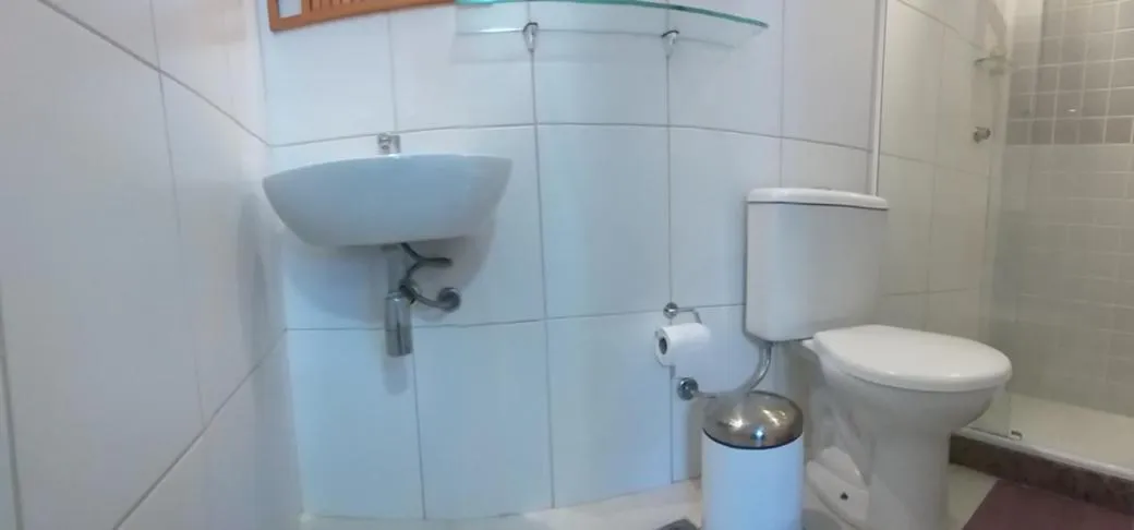 Bathroom in Airport Pousada