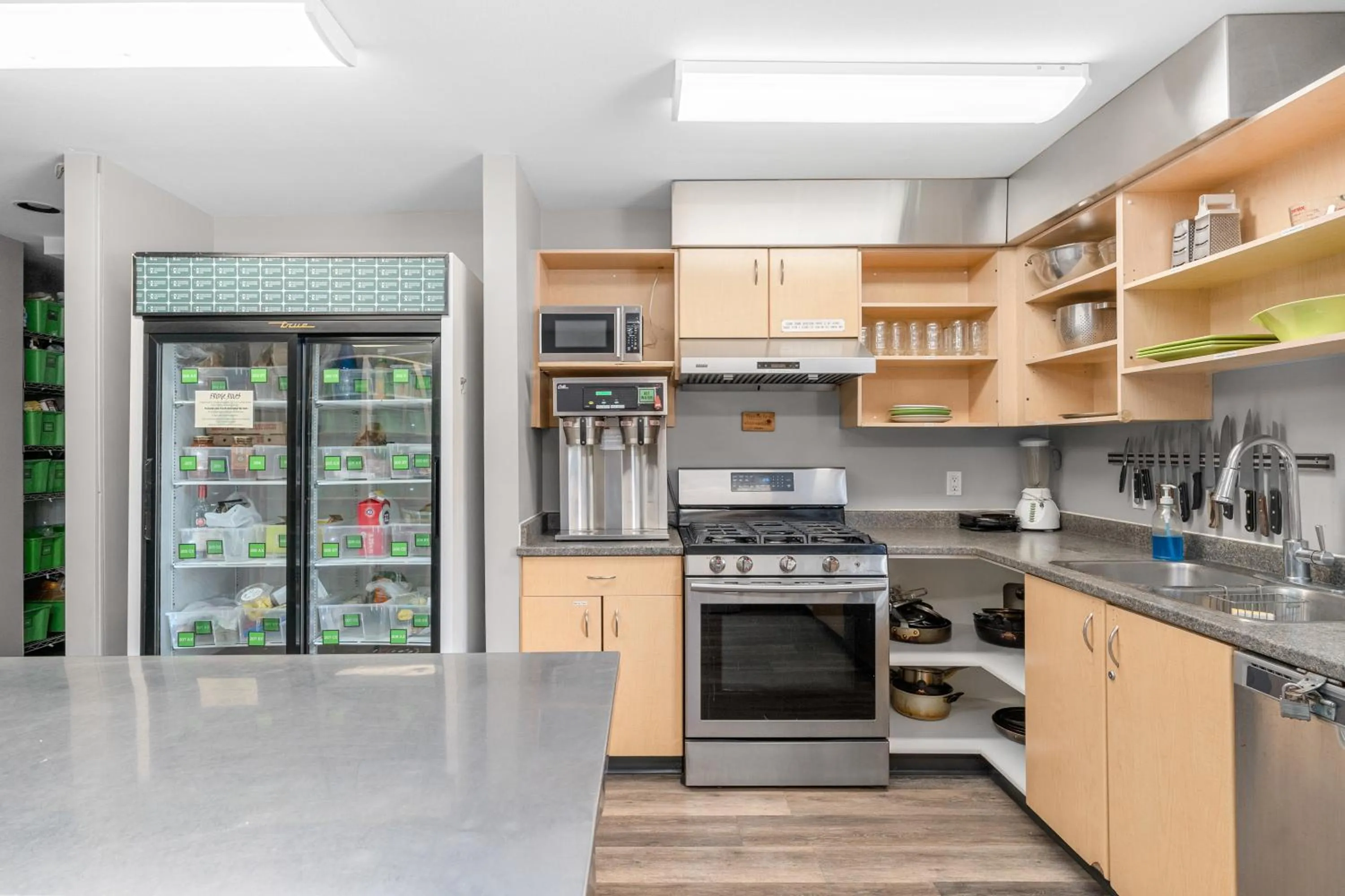 Property building in Squamish Adventure Inn