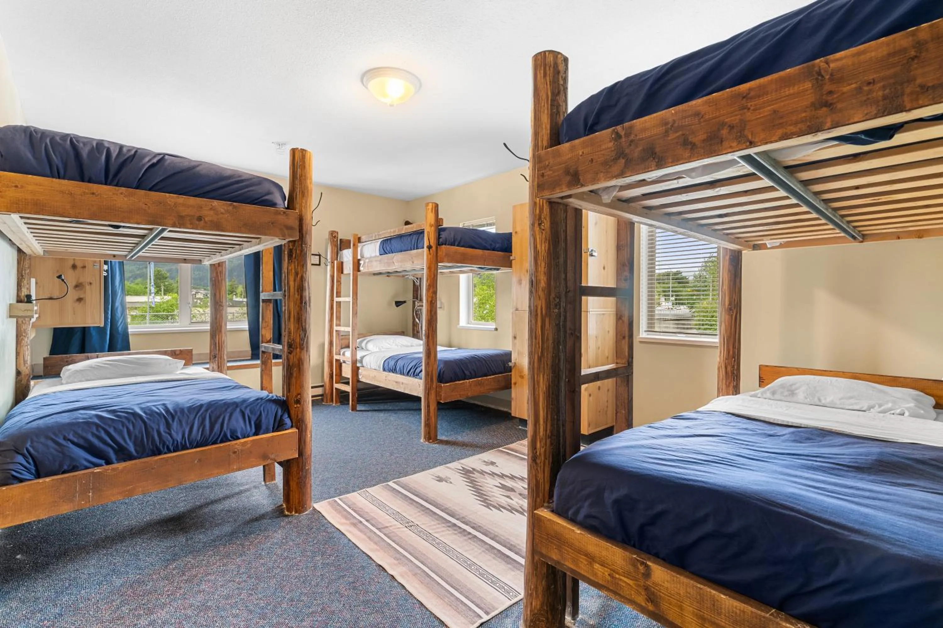 Photo of the whole room, Bed in Squamish Adventure Inn