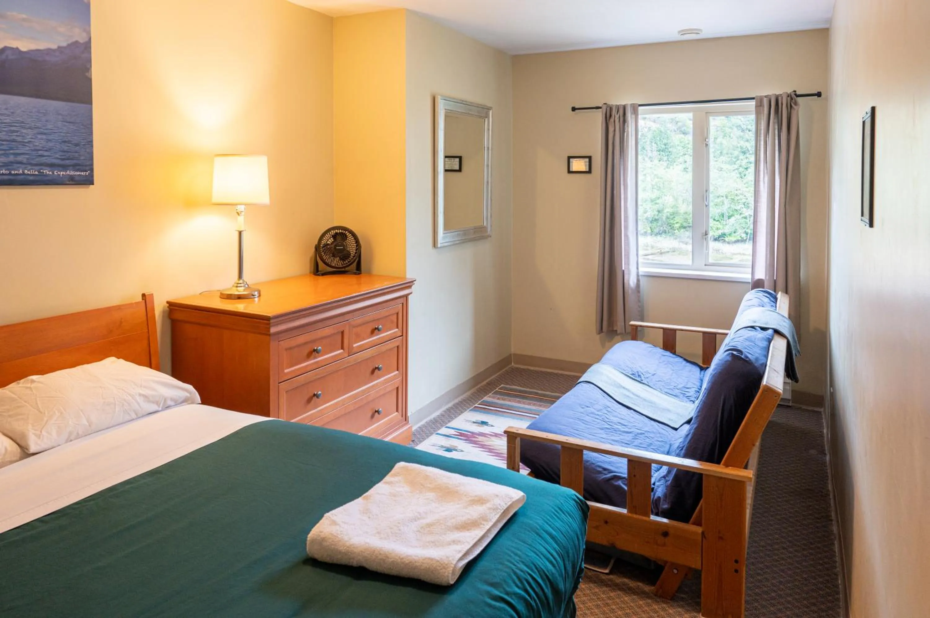 Photo of the whole room, Bed in Squamish Adventure Inn