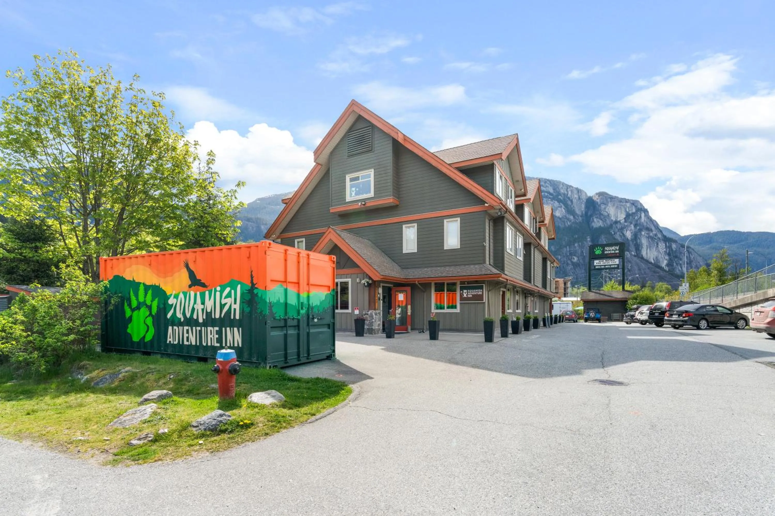 Property building in Squamish Adventure Inn