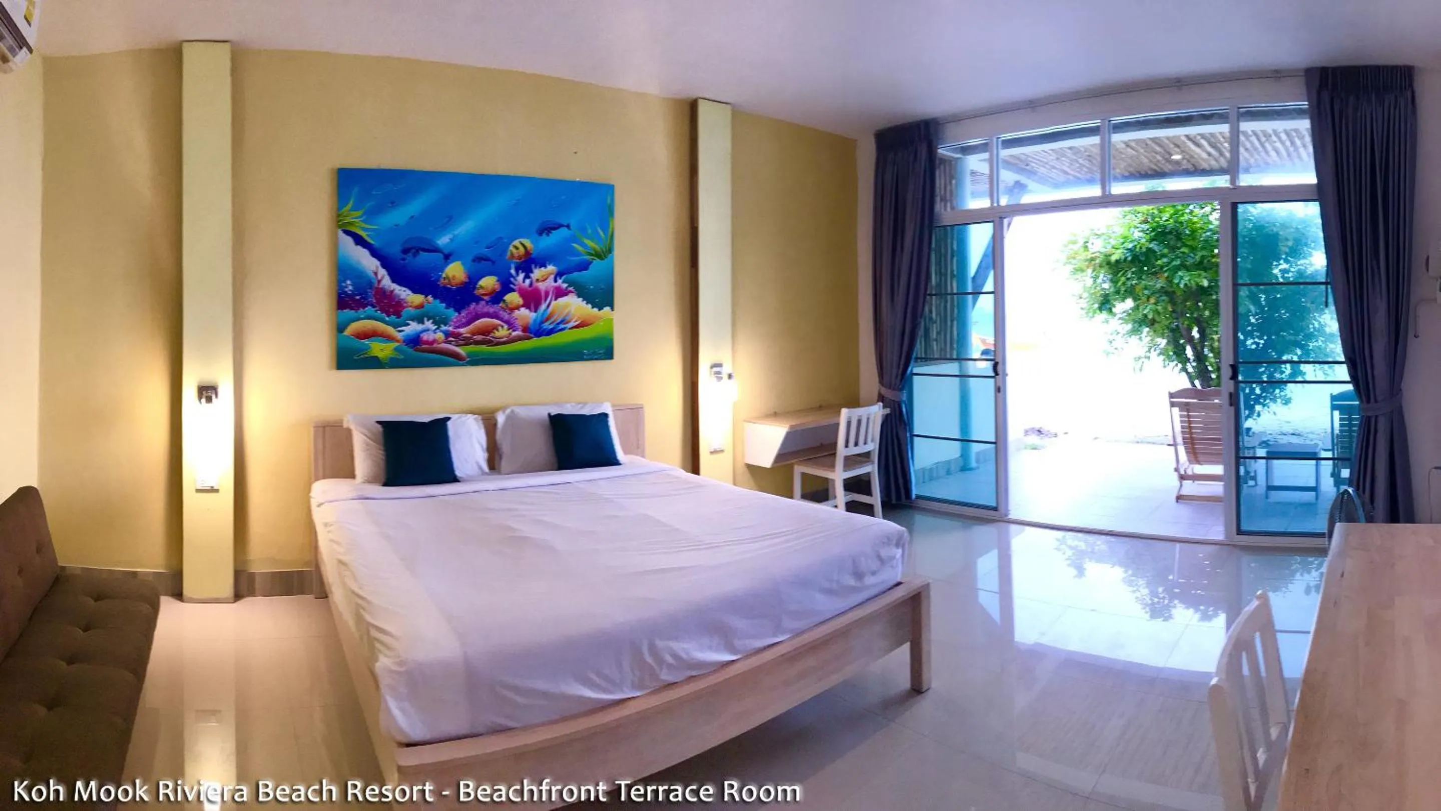 Photo of the whole room, Bed in Koh Mook Riviera Beach Resort