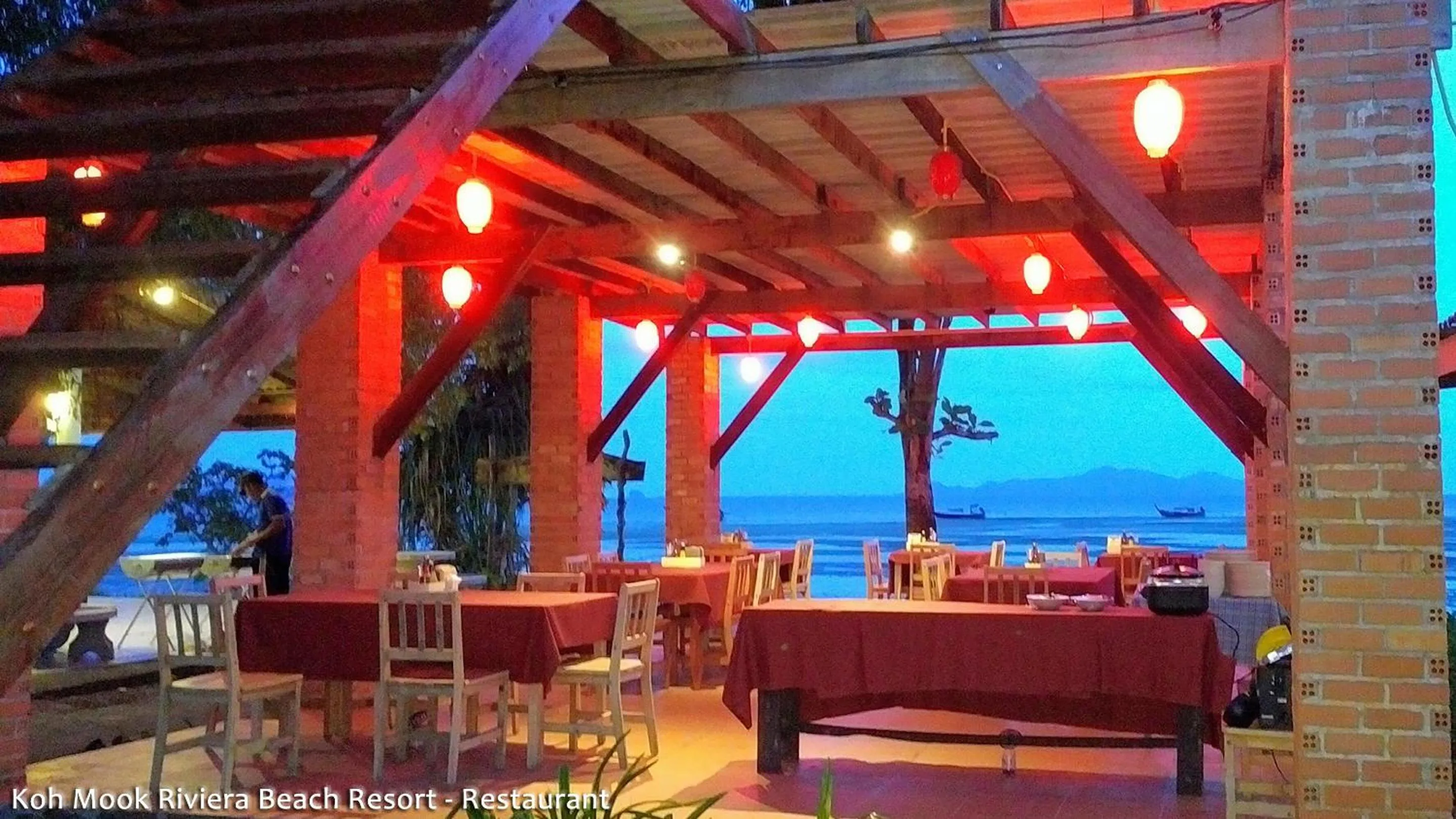 Restaurant/places to eat in Koh Mook Riviera Beach Resort
