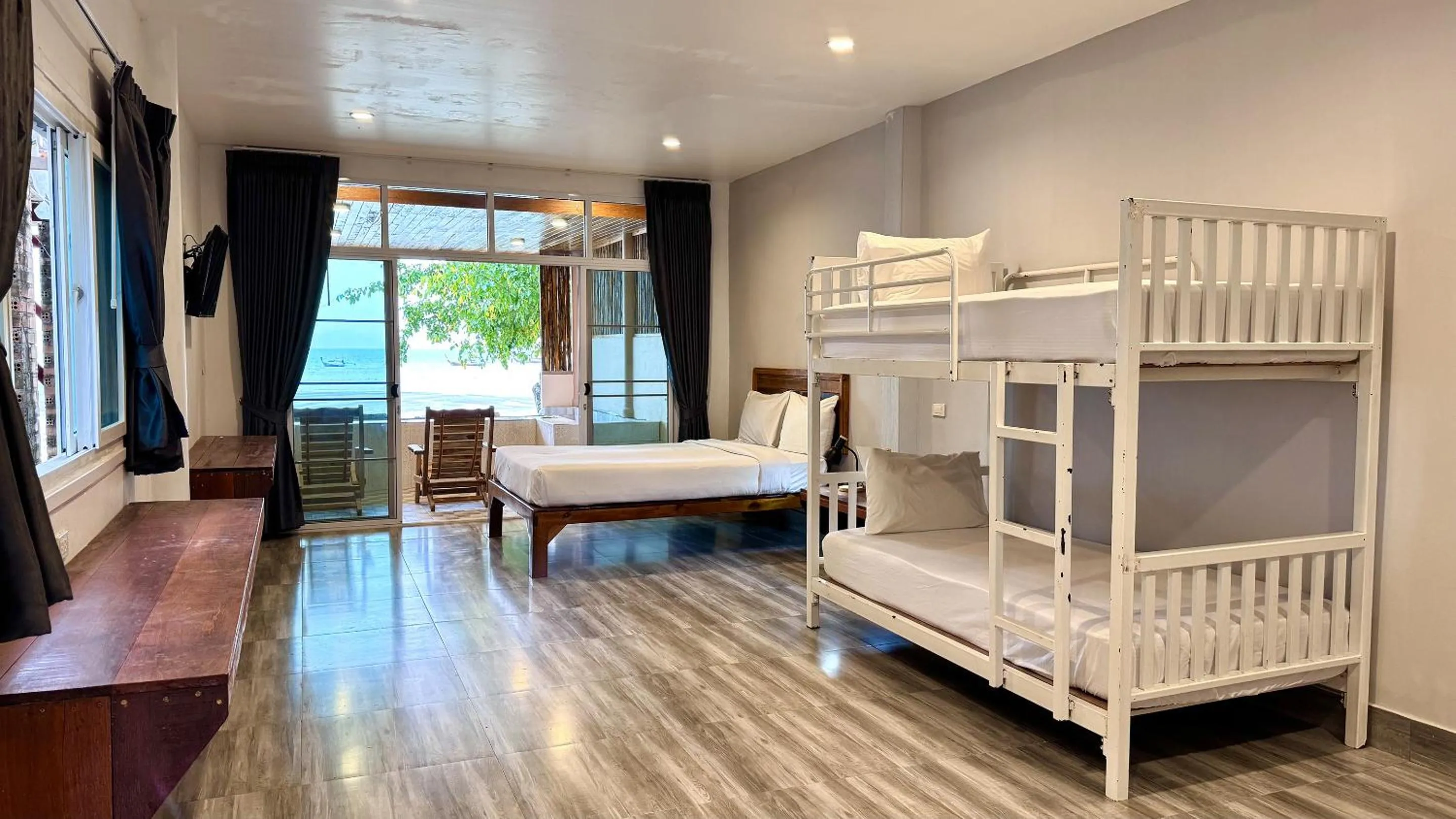 Photo of the whole room, Bed in Koh Mook Riviera Beach Resort