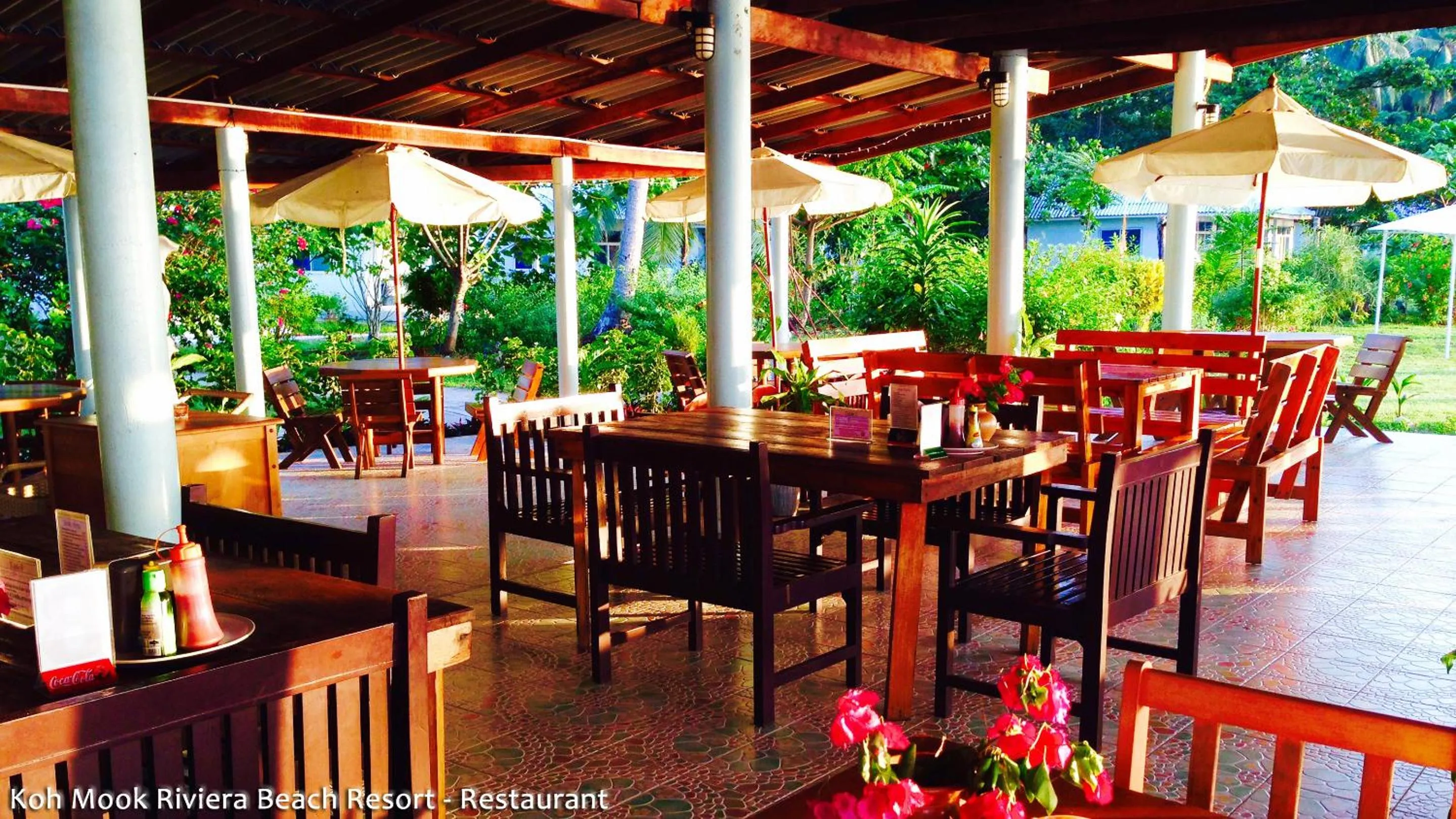 Restaurant/places to eat in Koh Mook Riviera Beach Resort