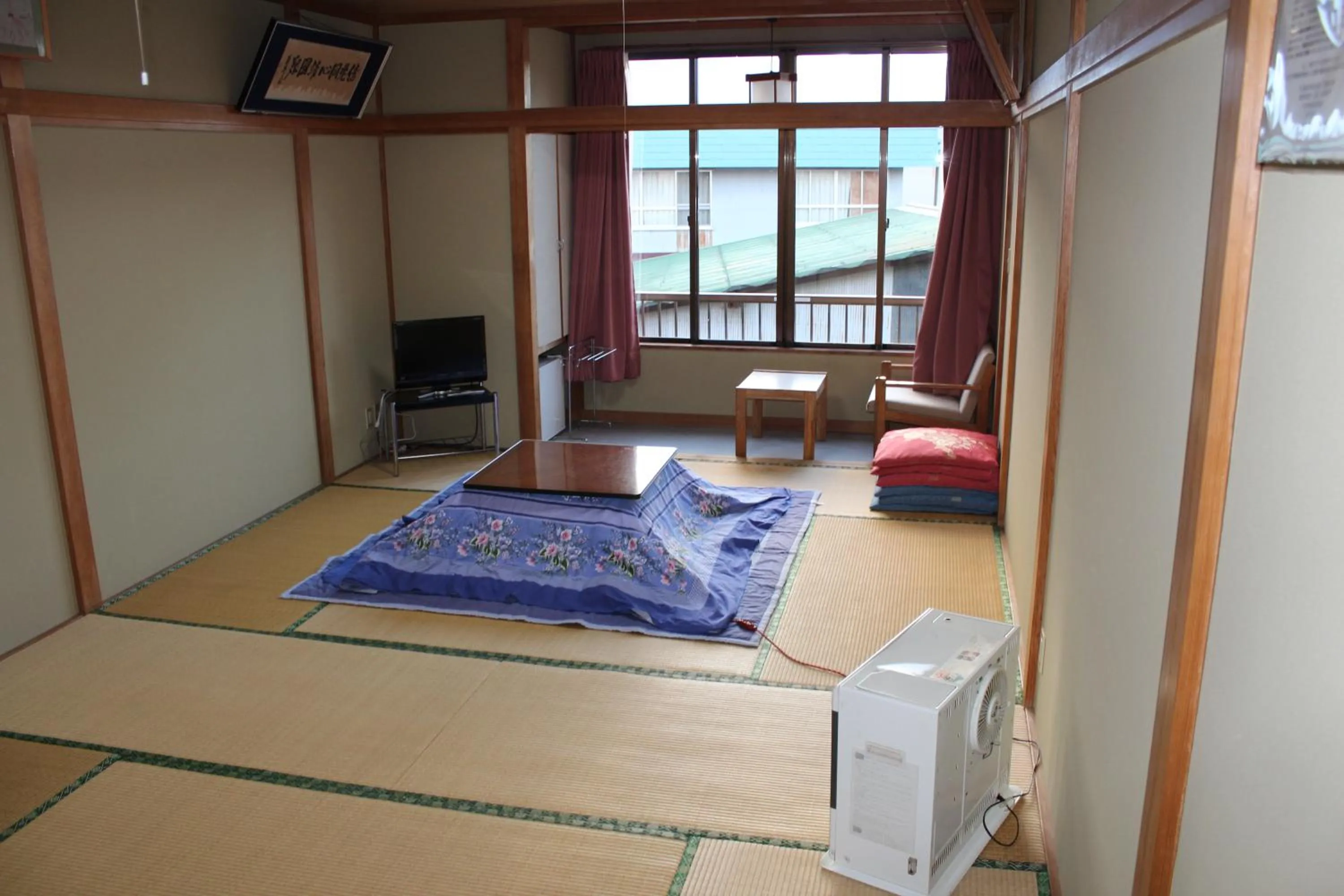 Photo of the whole room, Bed in Sugakuso