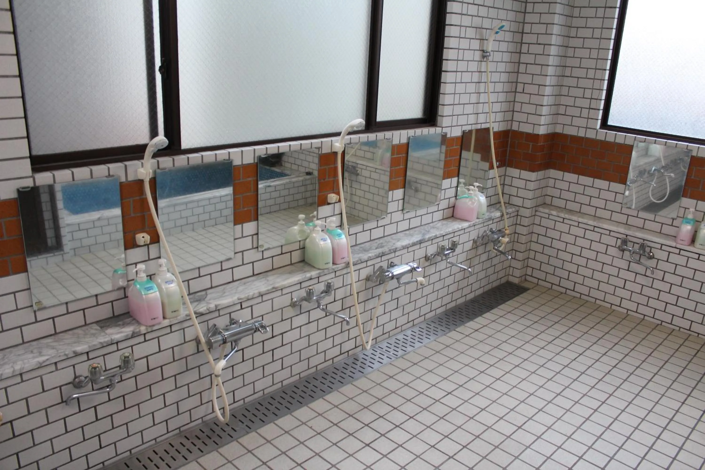 Public Bath in Sugakuso