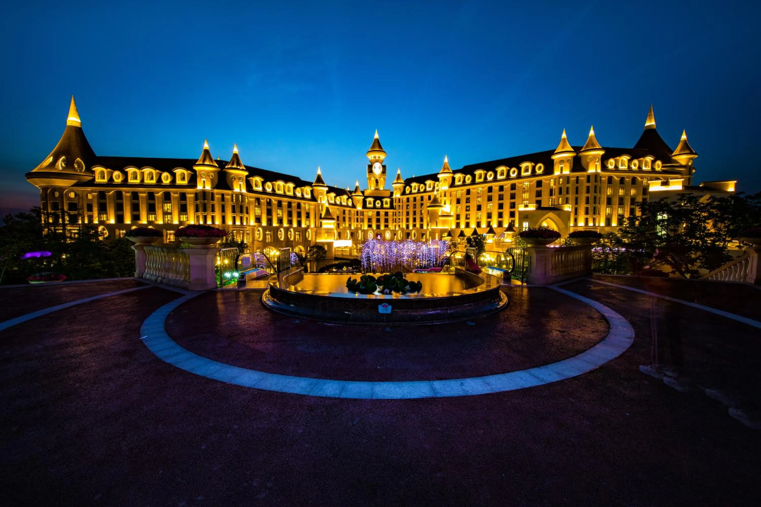 Property Building in Yinrun Jinjiang Castle Hotel