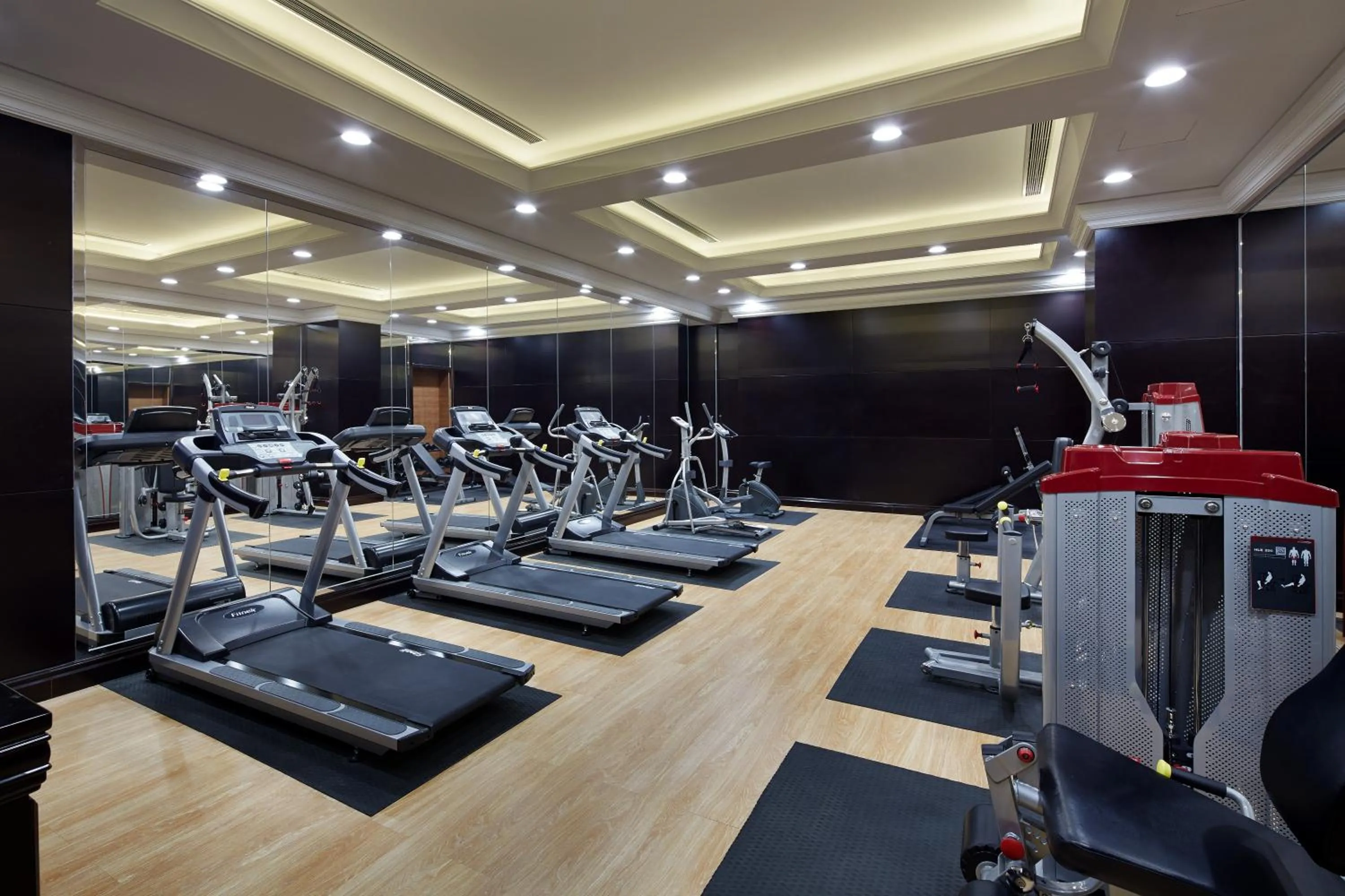Fitness centre/facilities, Fitness Center/Facilities in Yinrun Jinjiang Castle Hotel