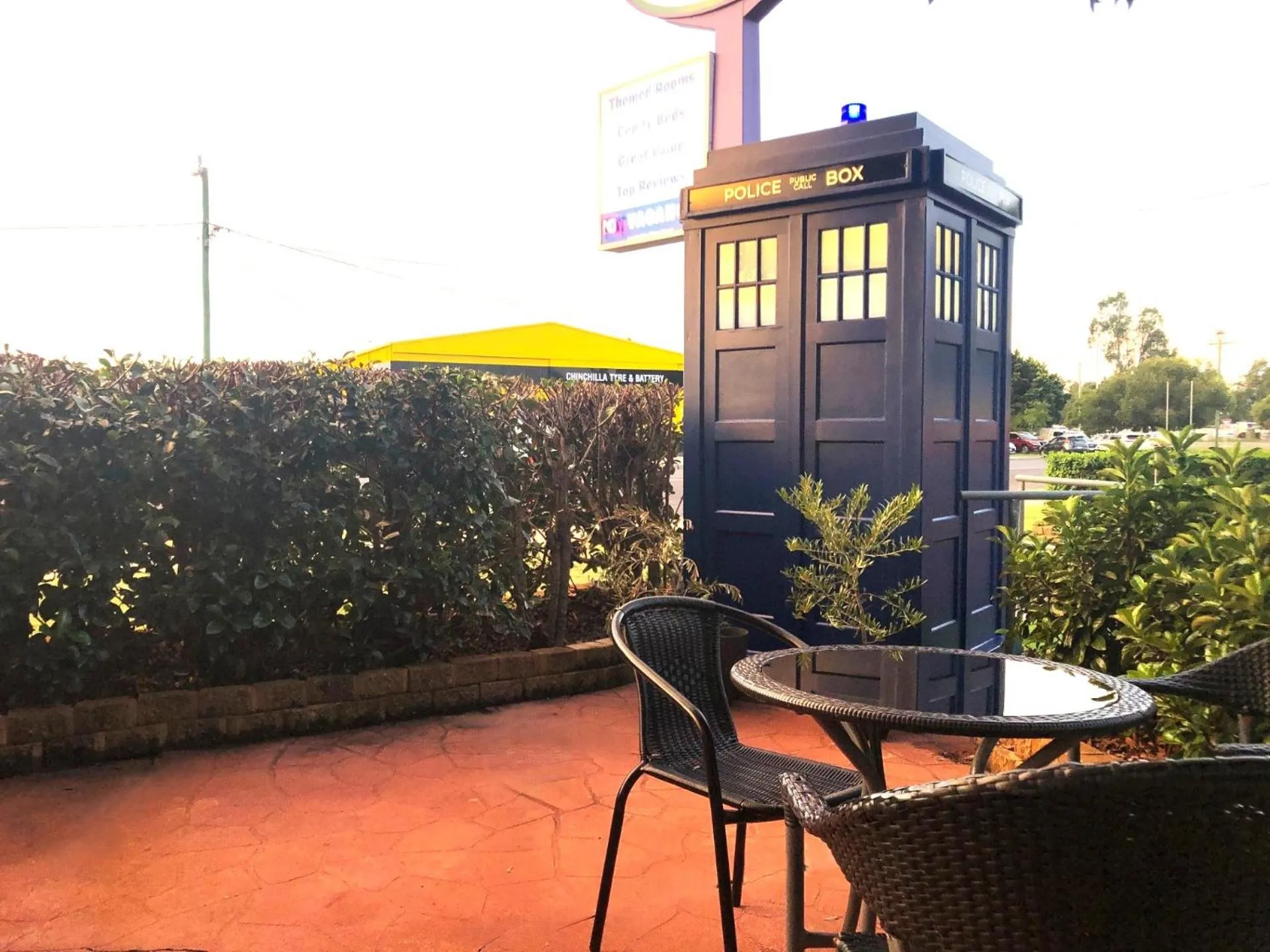 BBQ facilities in Acacia Motel